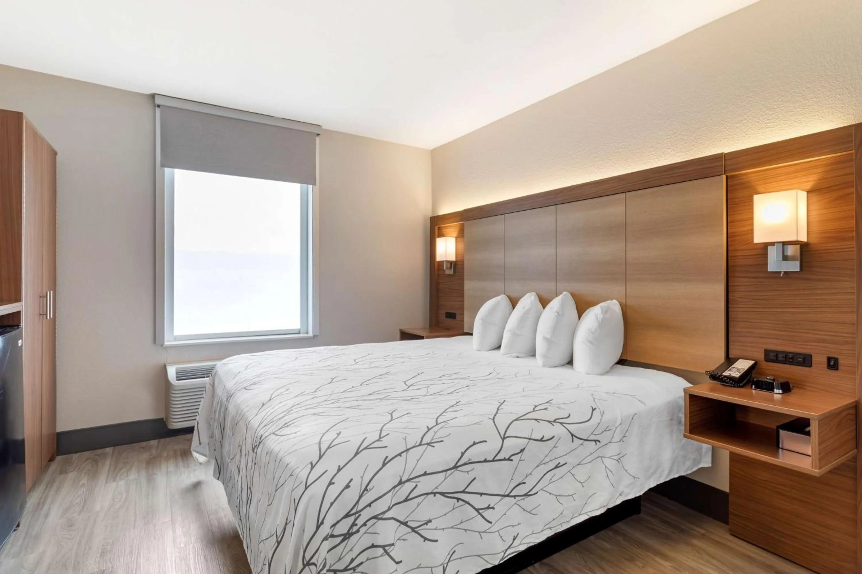 Bedroom in Garner Hotel Pigeon Forge Downtown by IHG