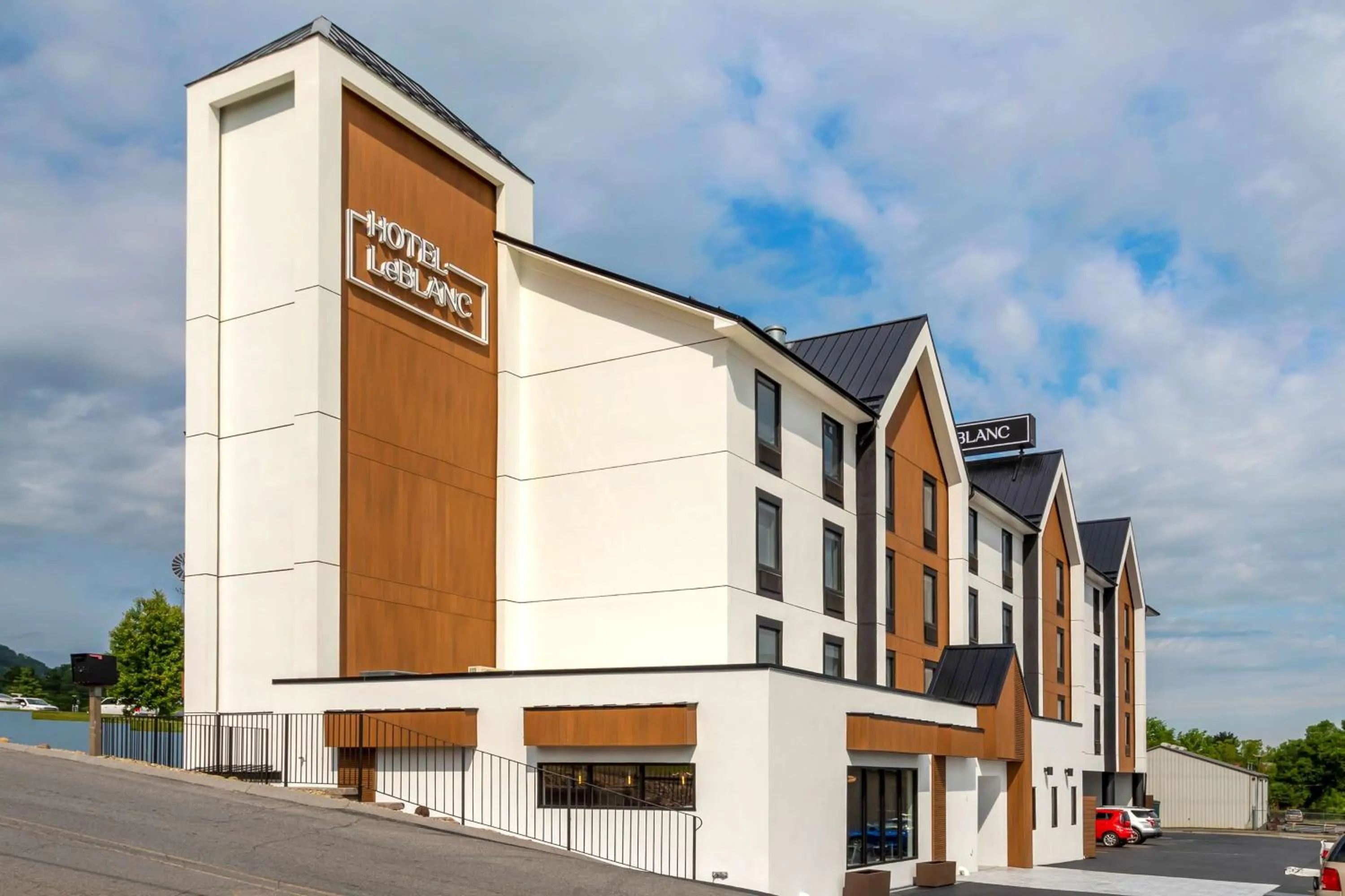 Property building in Garner Hotel Pigeon Forge Downtown by IHG