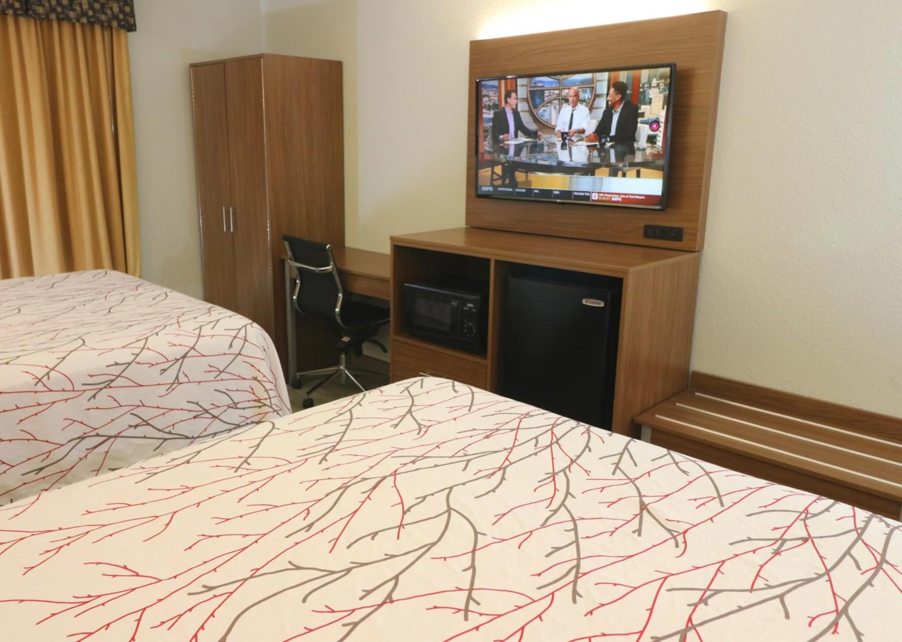 Photo of the whole room in Garner Hotel Pigeon Forge Downtown by IHG