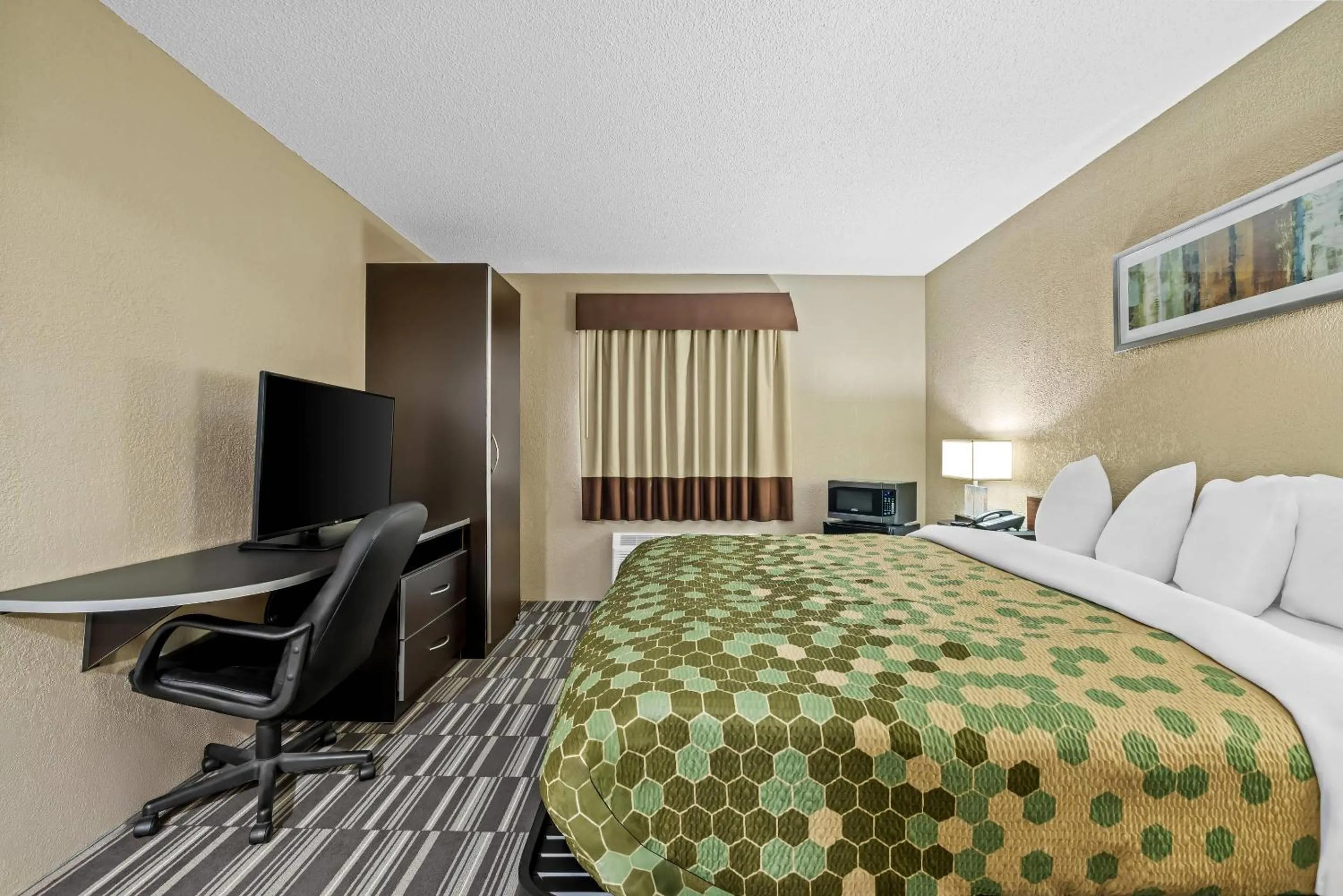 Bedroom, Bed in Rodeway Inn