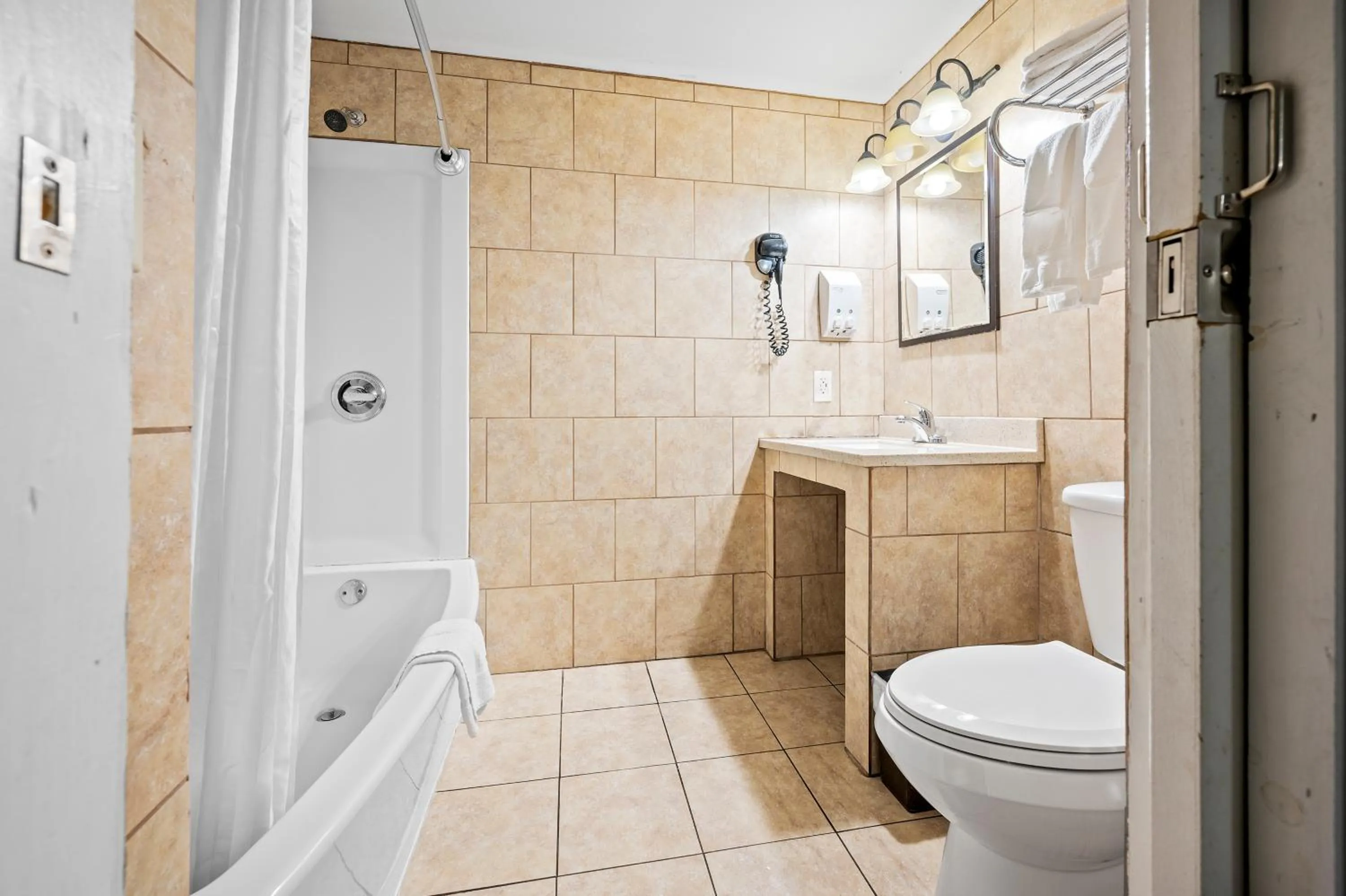 Country Town N' Suites