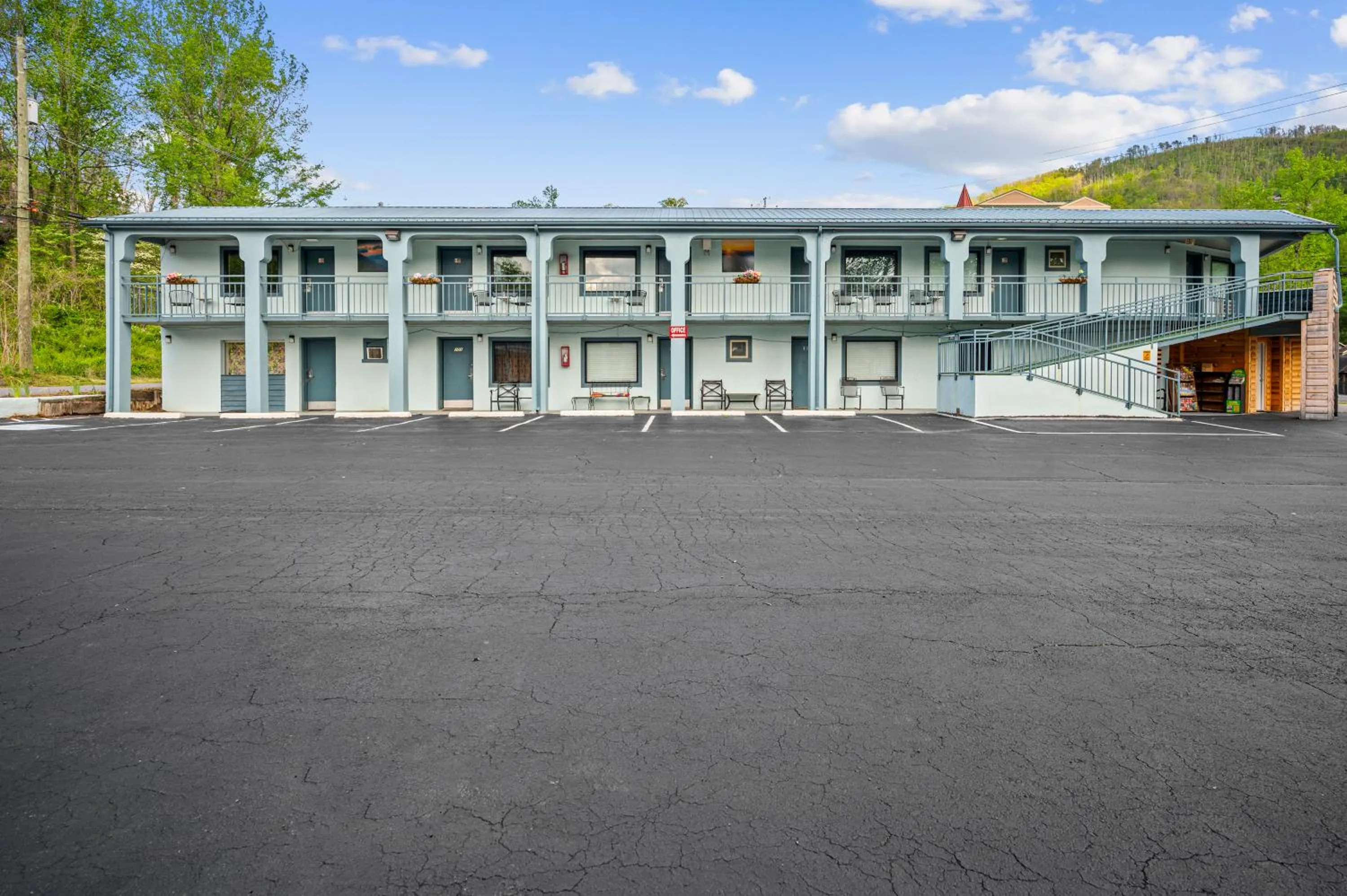 Country Town N' Suites