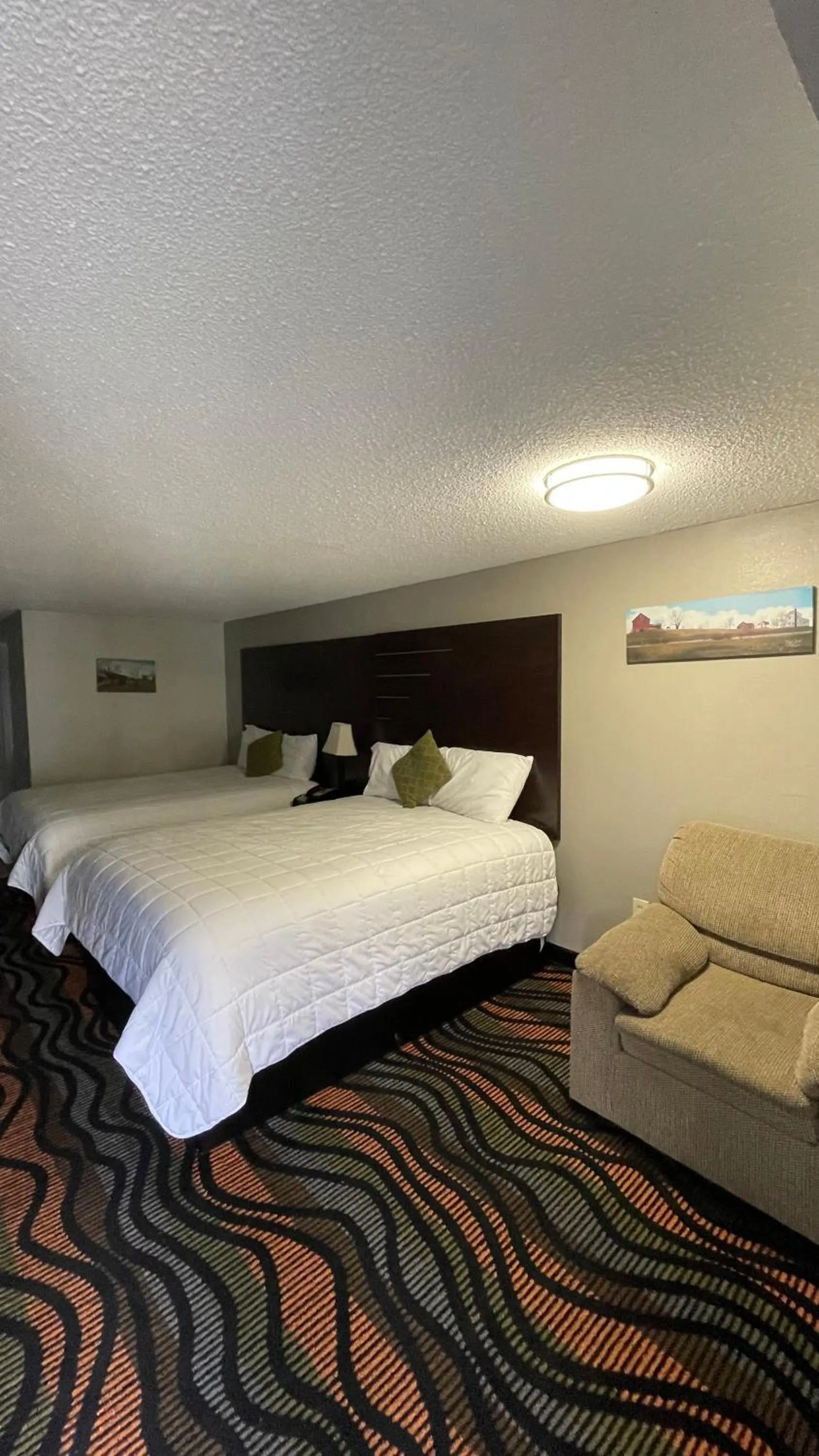 Bedroom, Bed in Country Town N' Suites