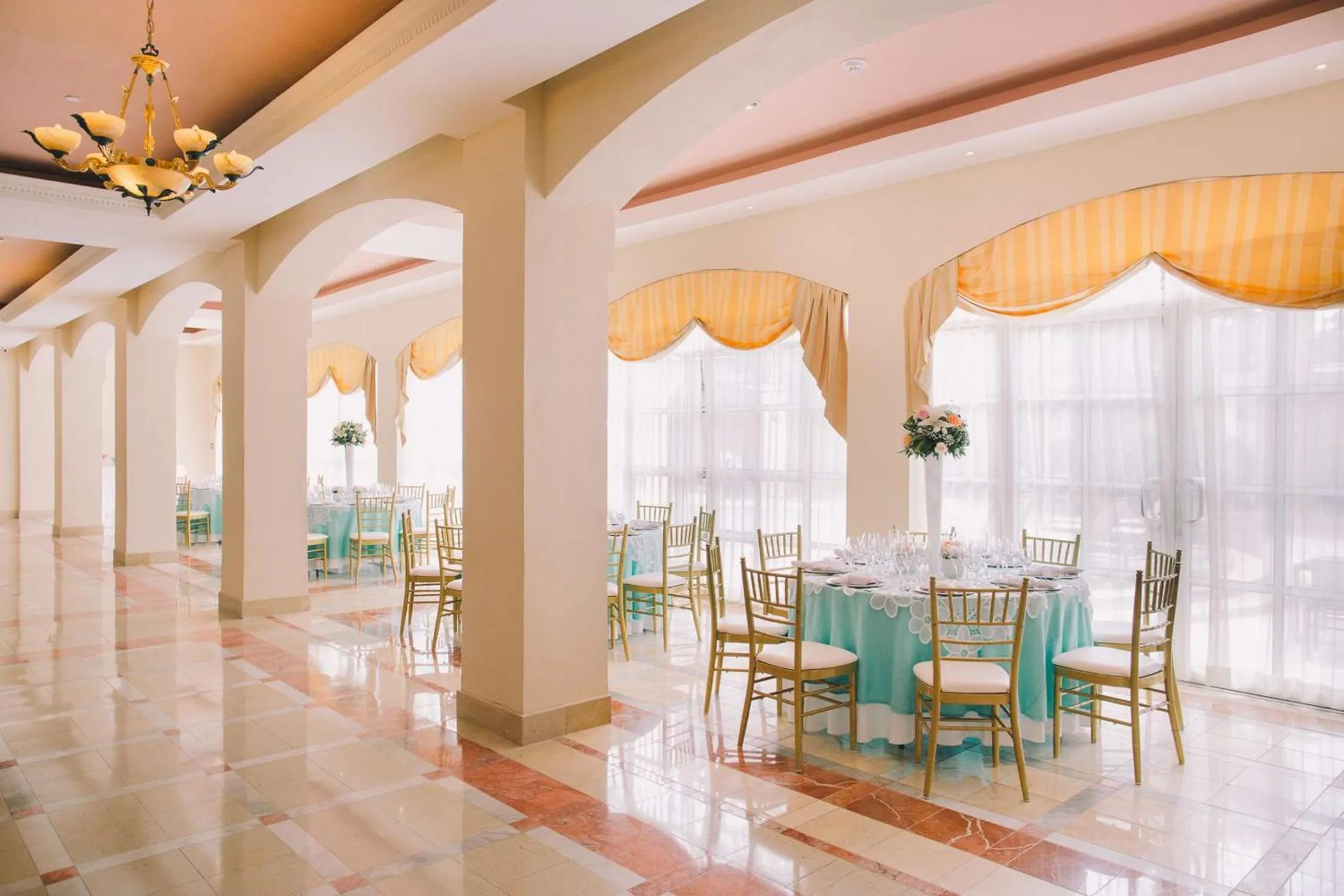 Dining area in Hilton Princess Managua