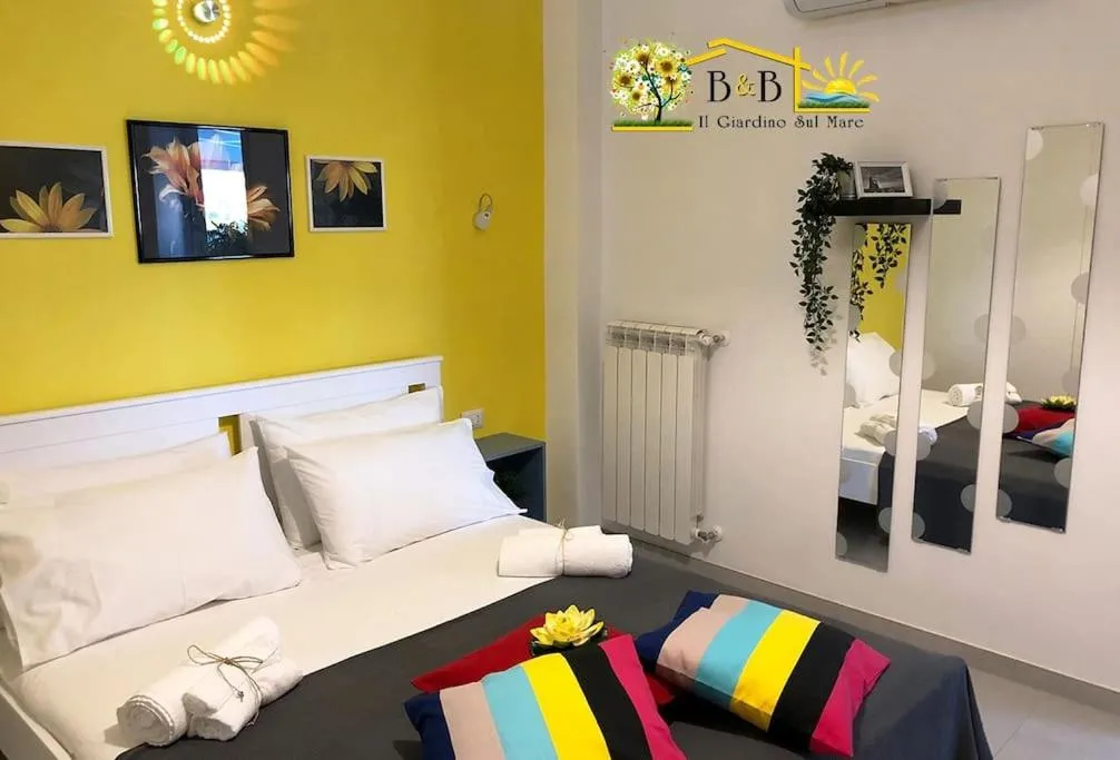 Bed in B & B Il Giardino sul Mare