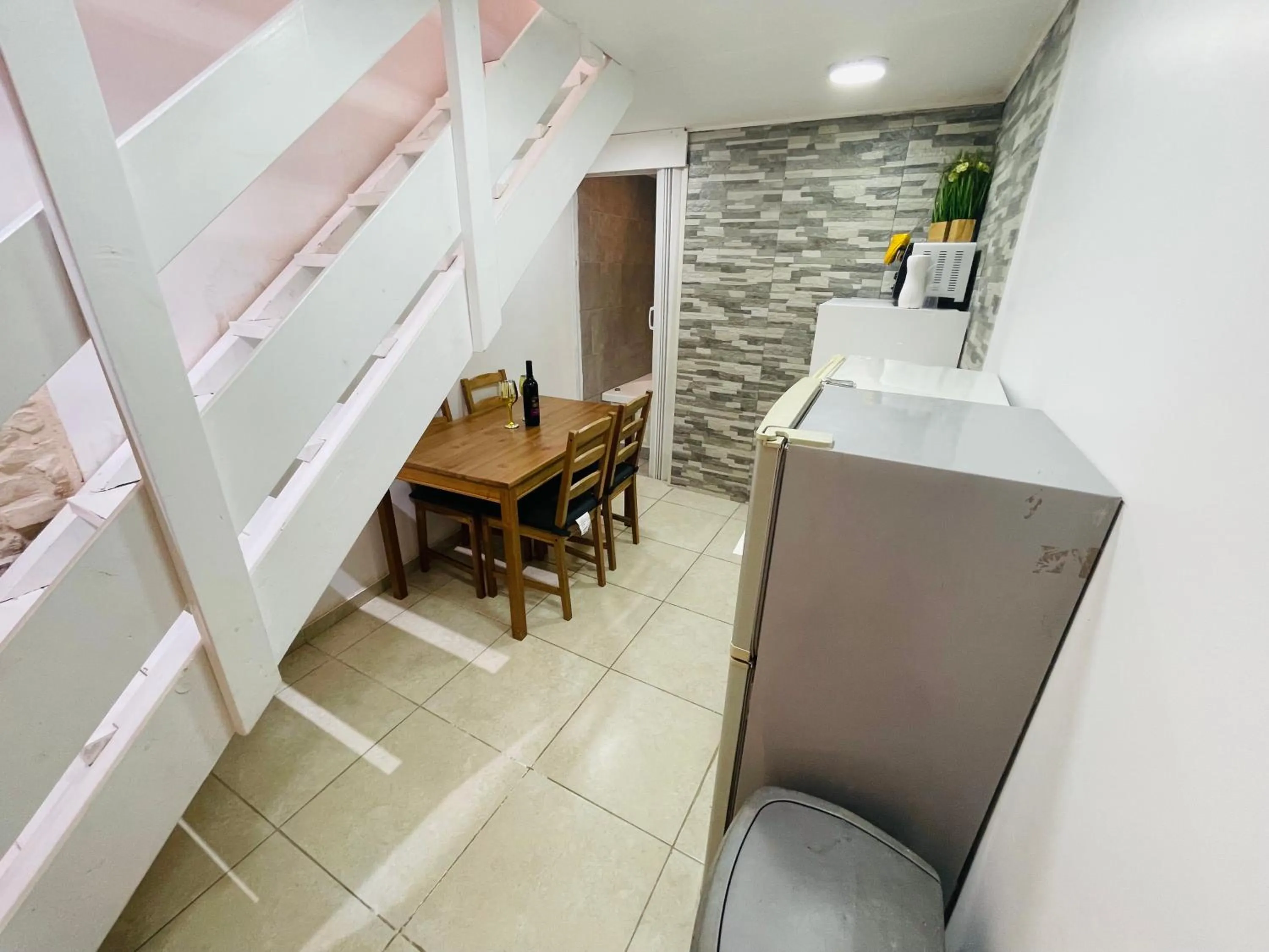 Dining Area in Zimmer in old City