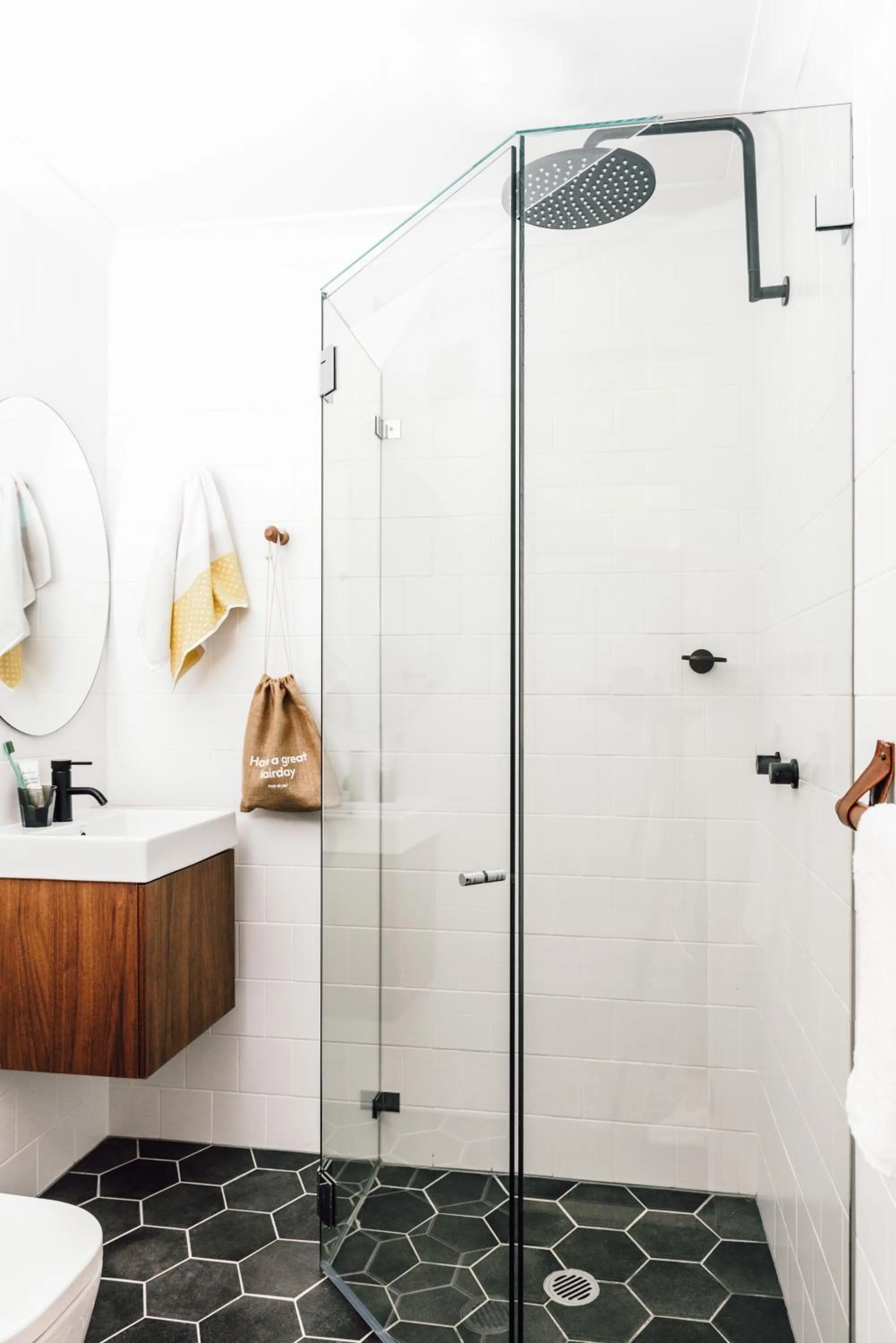 Shower in Veriu Central