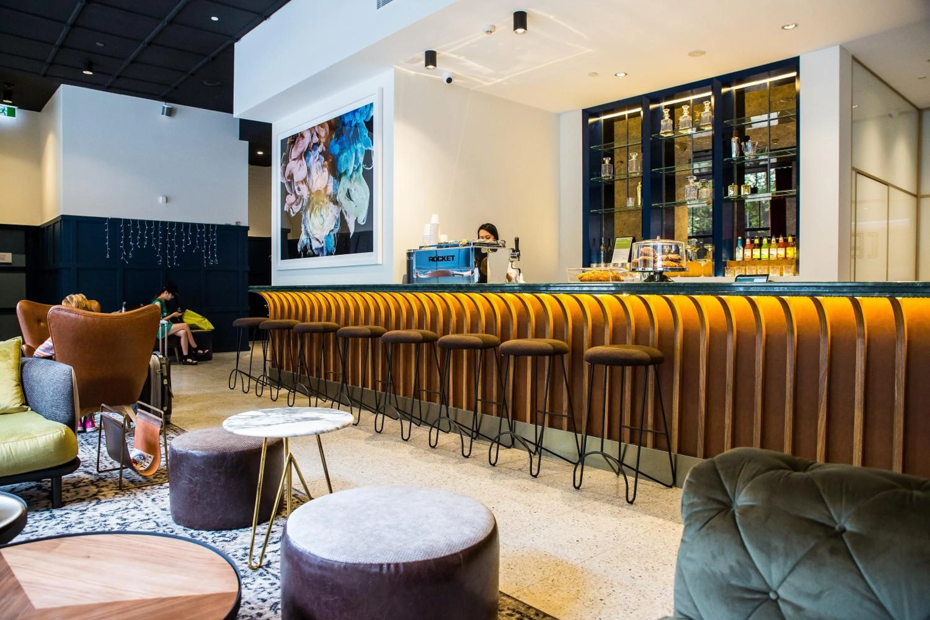 Lounge or bar in Veriu Central