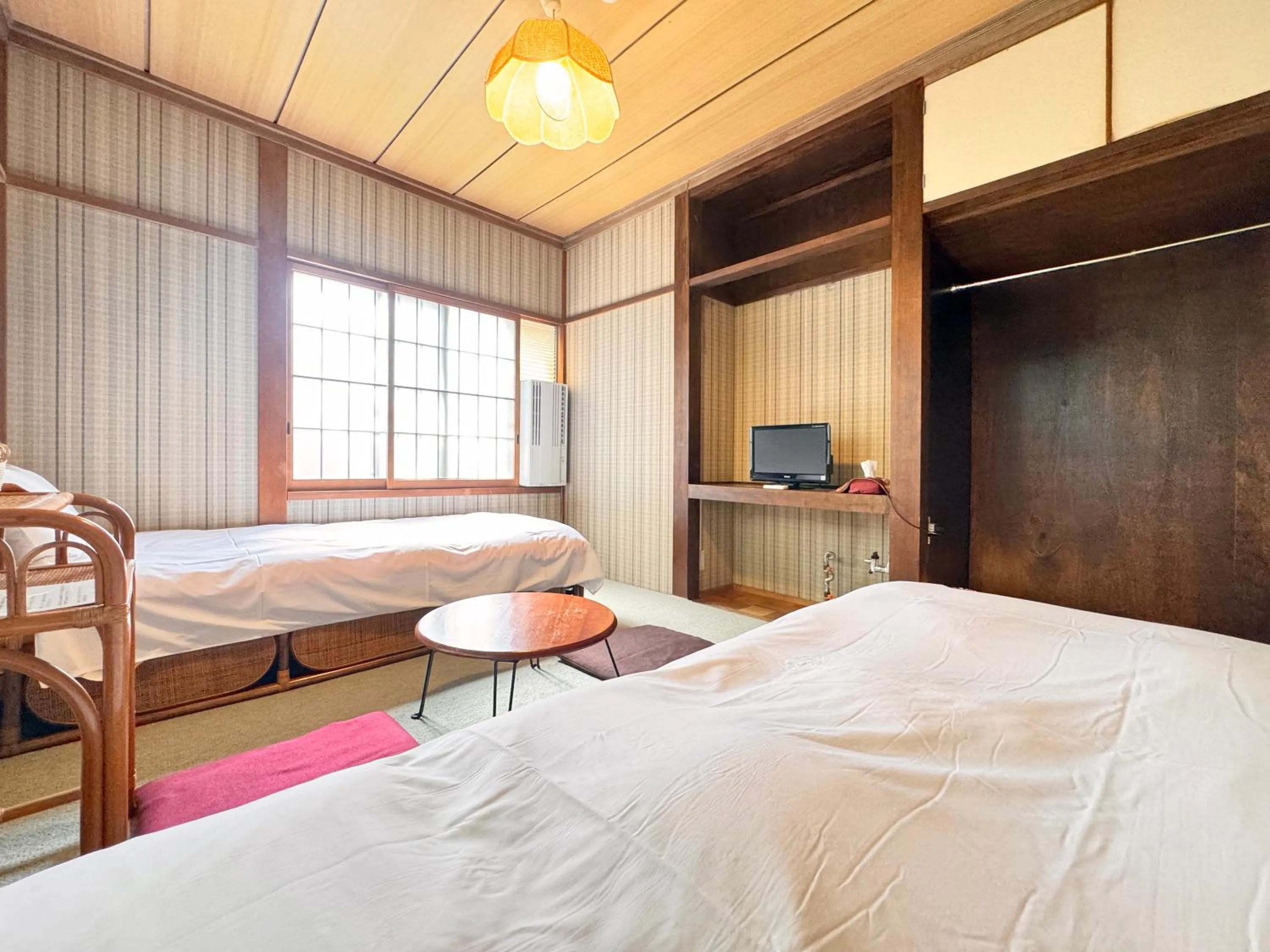 Photo of the whole room, Bed in Rantanrirun ランタンリルン