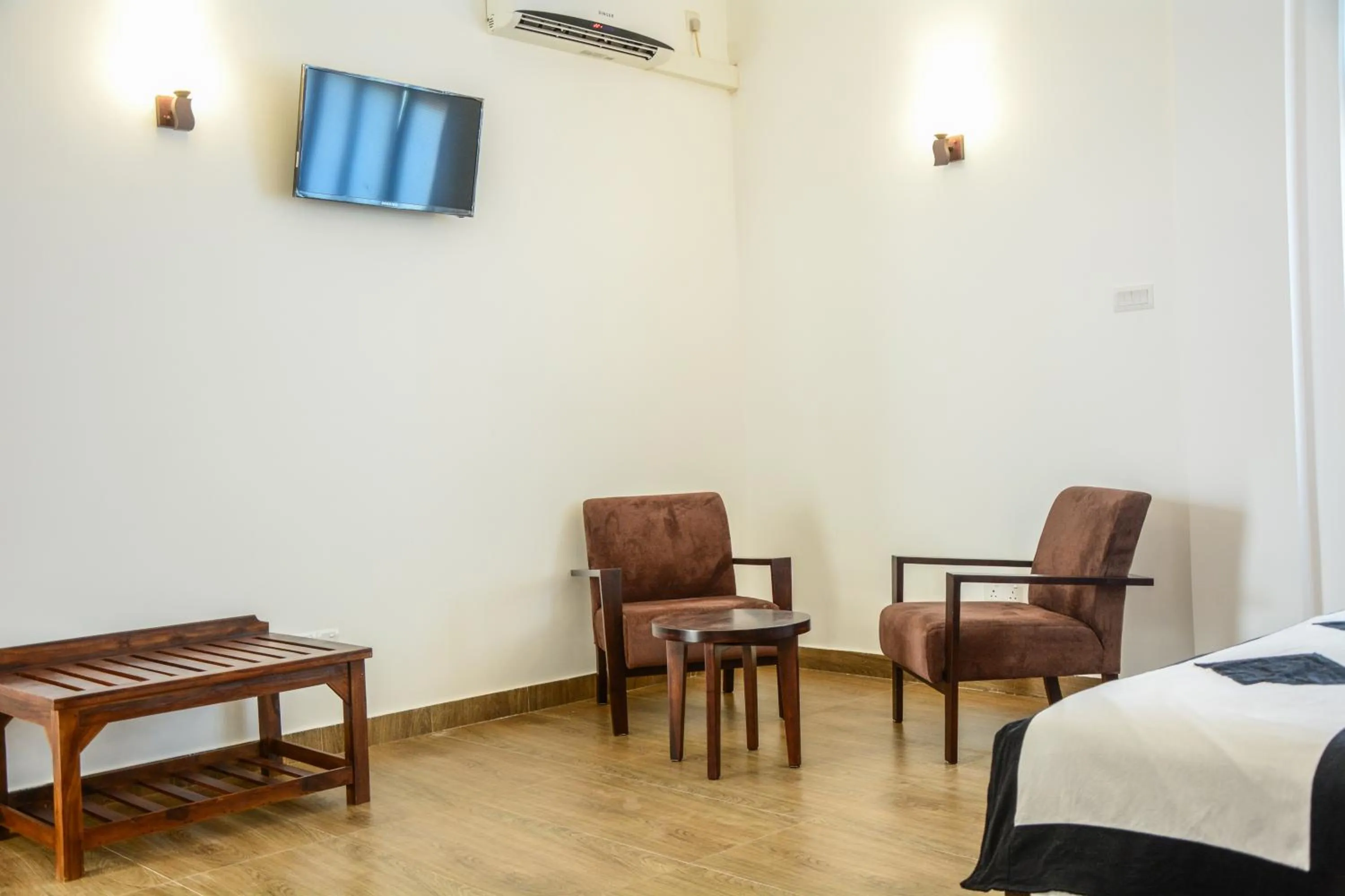 Bed in Villa Tissa Beach Resort