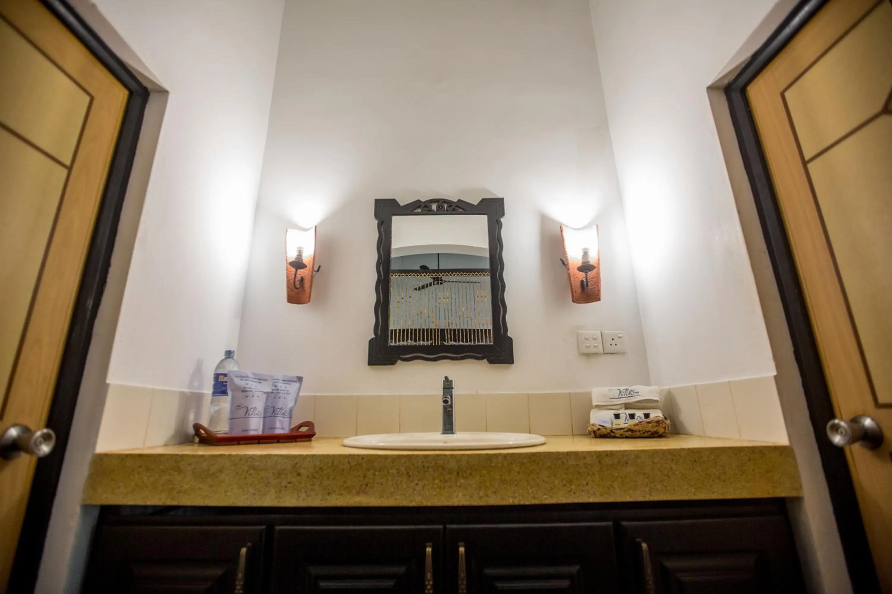 Bathroom in Villa Tissa Beach Resort