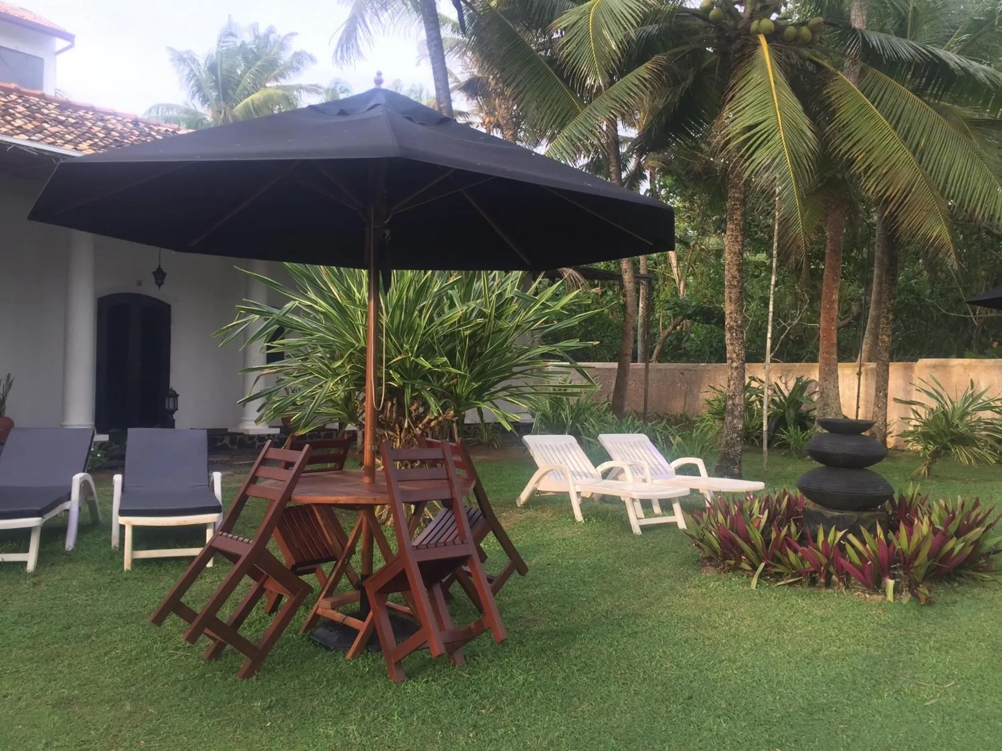 Garden in Villa Tissa Beach Resort