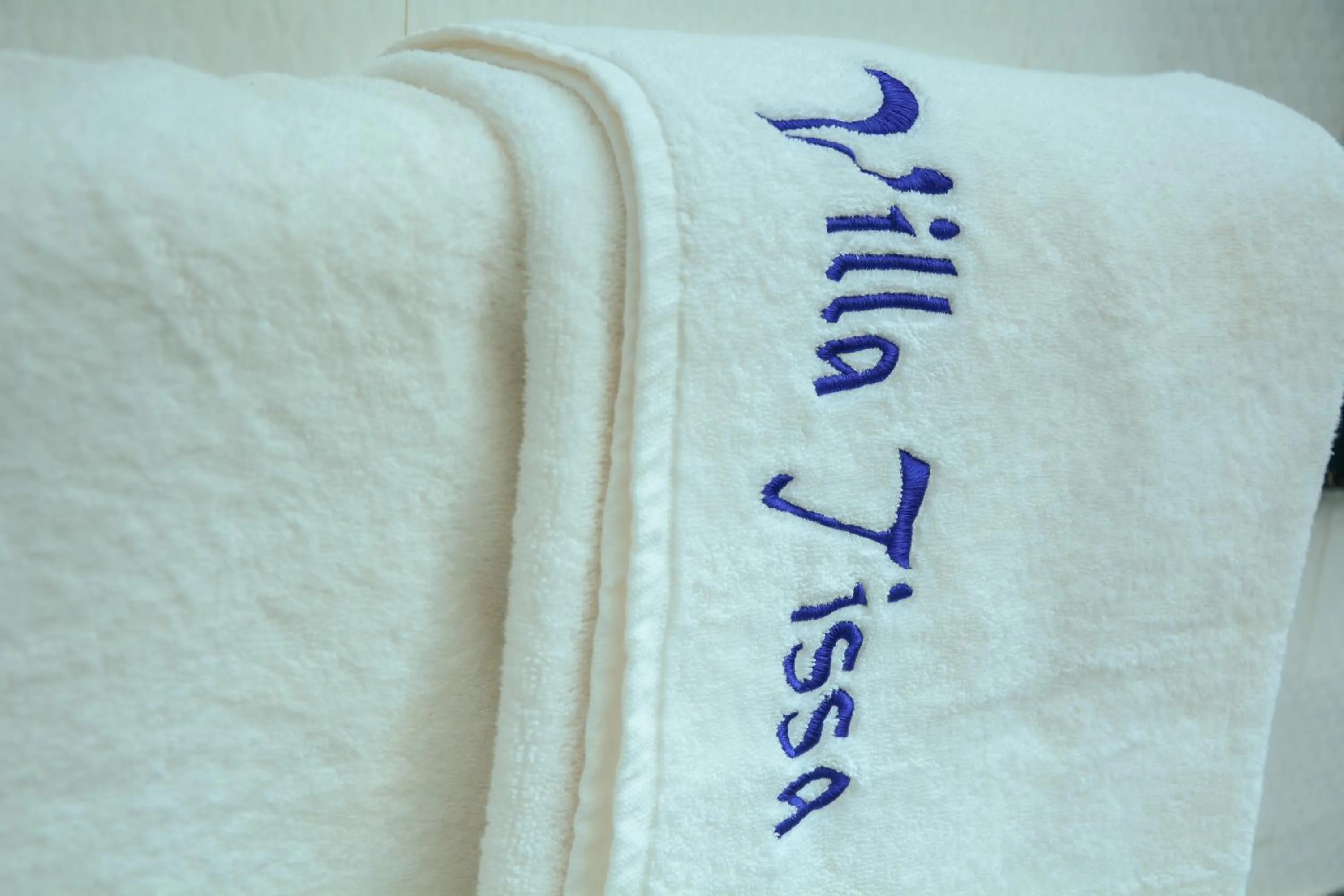 Bathroom in Villa Tissa Beach Resort