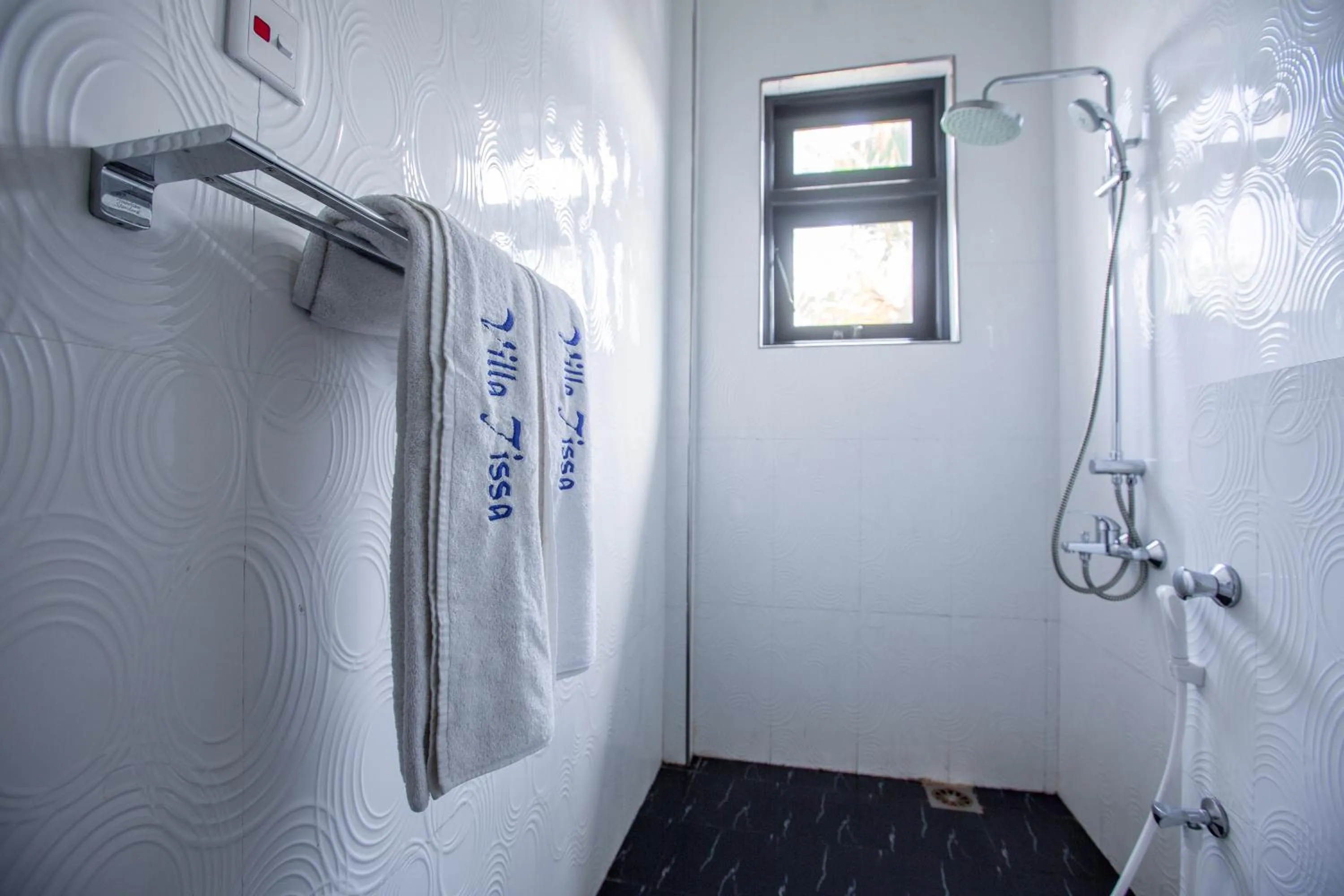 Bathroom in Villa Tissa Beach Resort