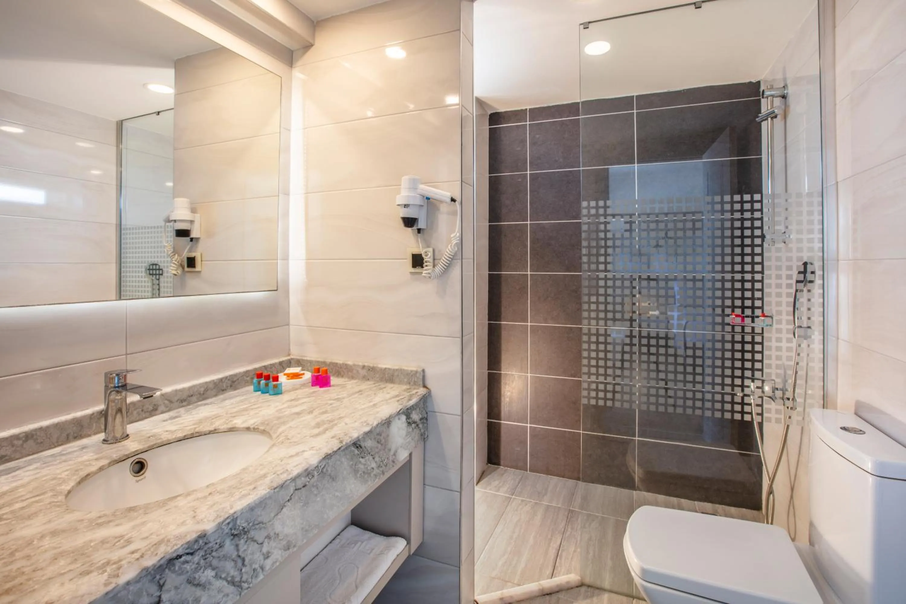 Bathroom in Palmin Hotel