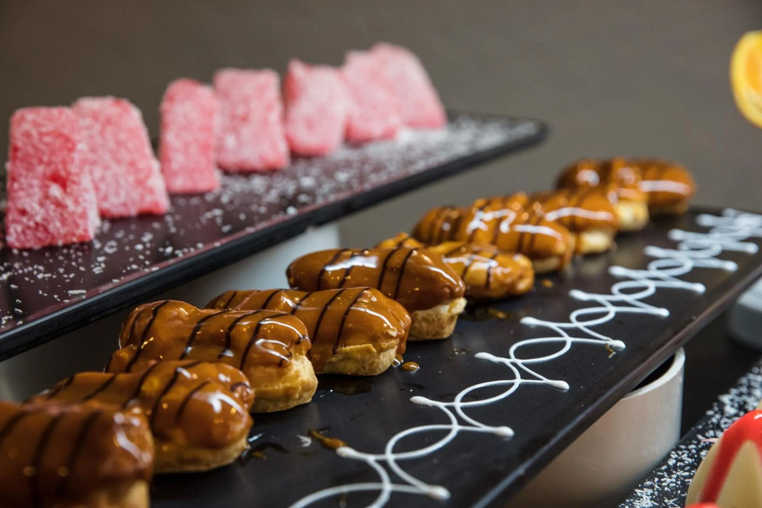 Restaurant/places to eat in Palmin Hotel