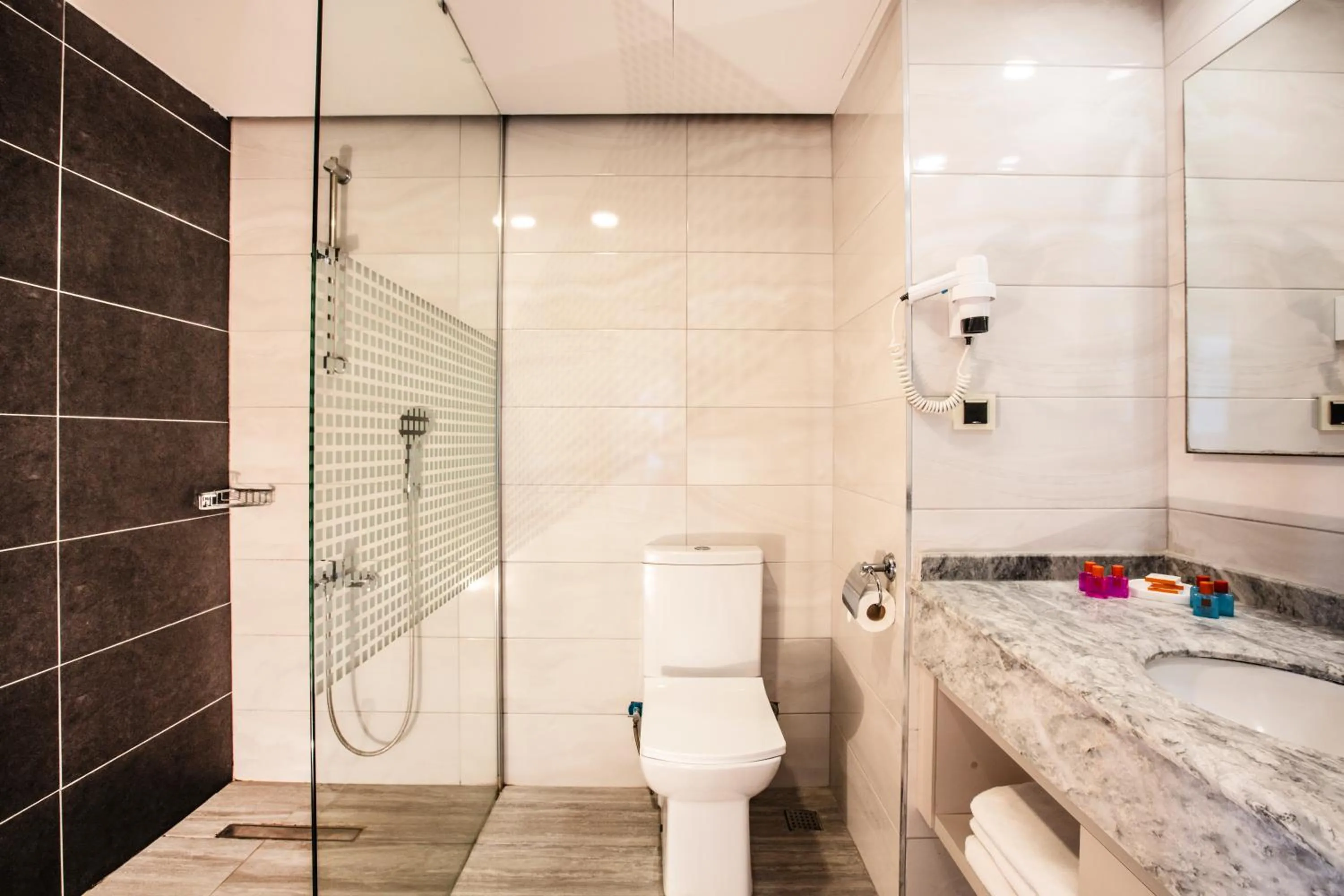 Bathroom in Palmin Hotel