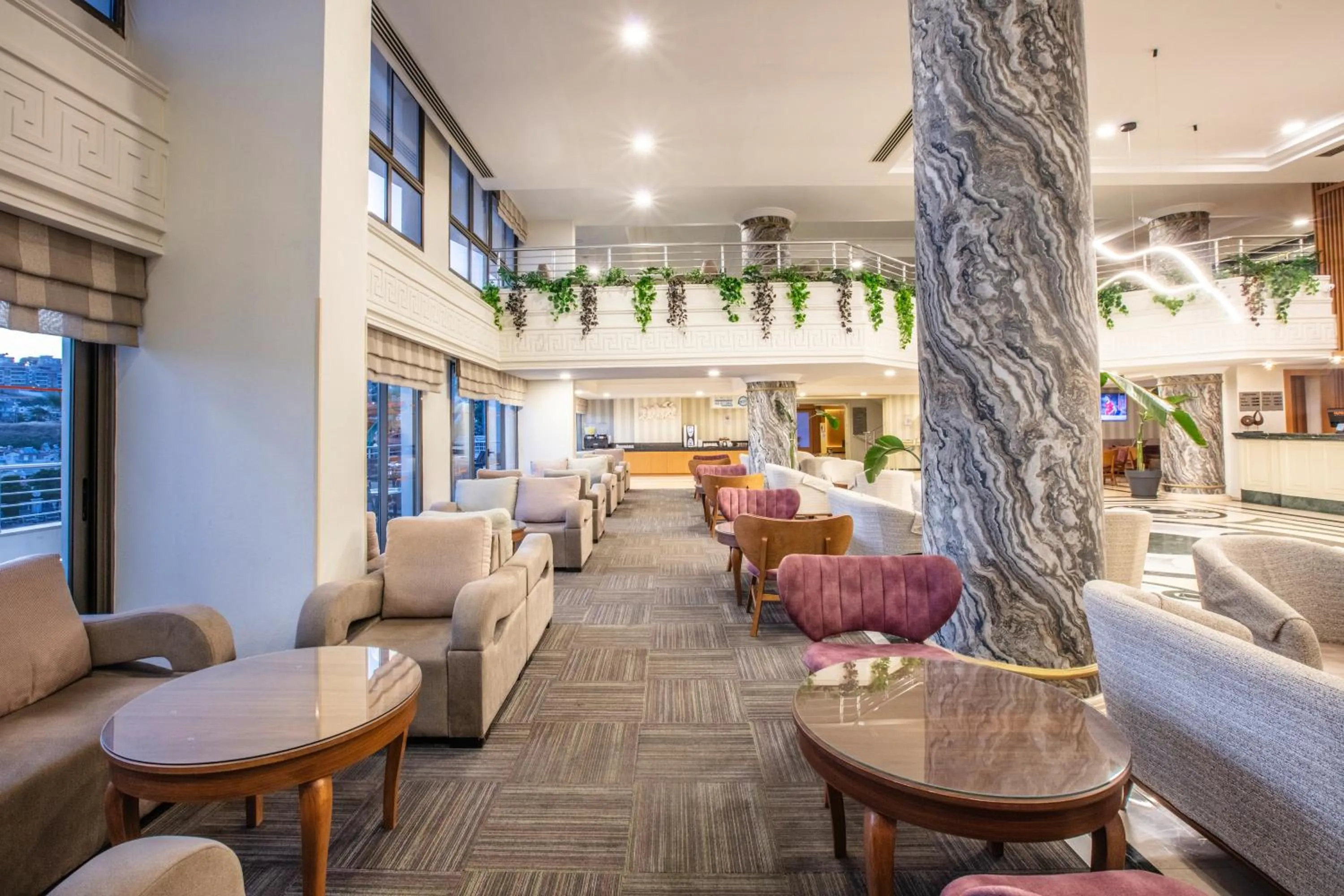 Lobby or reception in Palmin Hotel