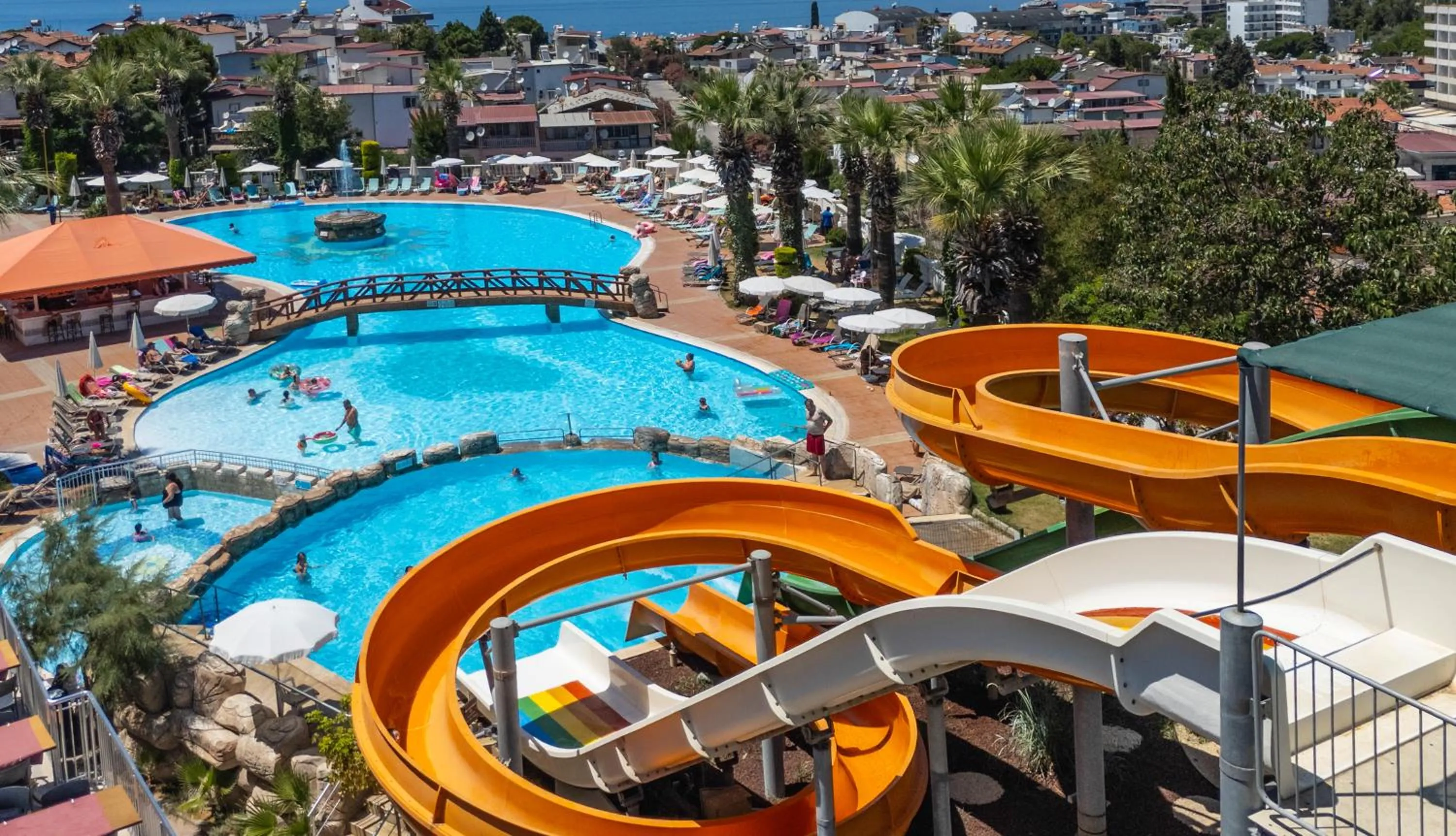 Swimming pool in Palmin Hotel