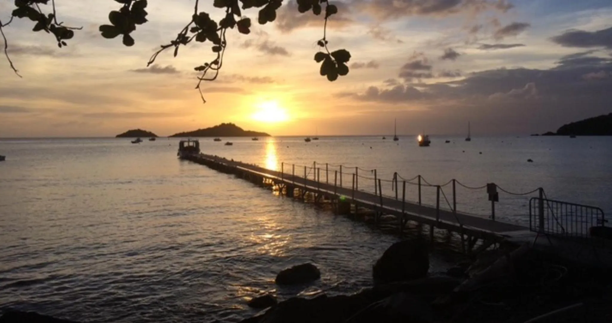 Sunset in BUNGALOW La Tortue Bleue