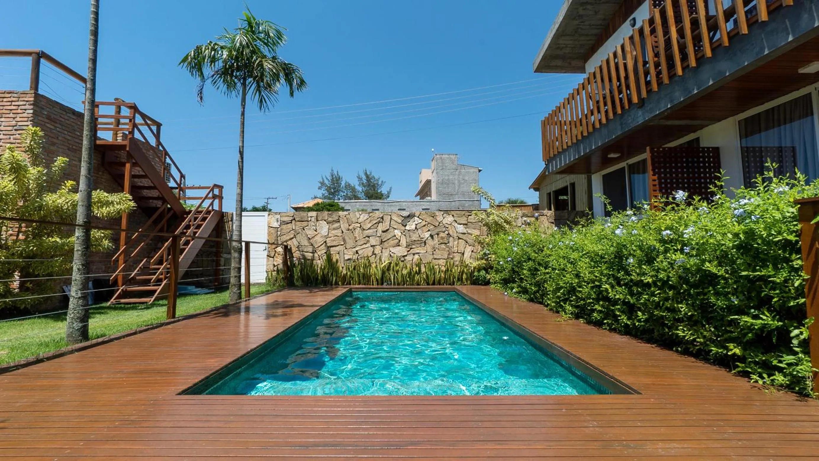 Swimming pool in Pousada Rosa Tropicalia