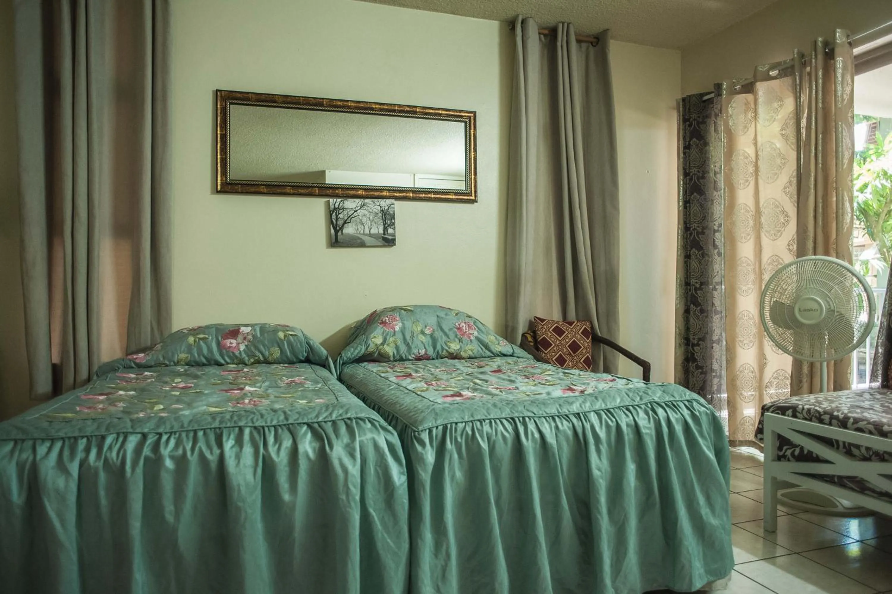 Bedroom, Bed in Montego Bay Club Beach Resort