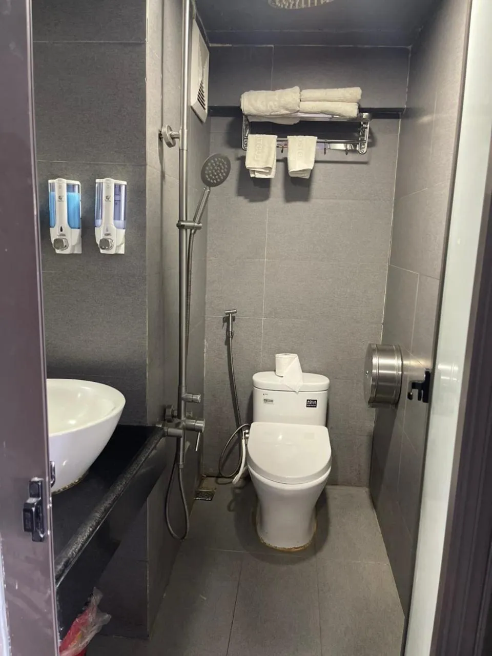 Bathroom in Lustig Hostel