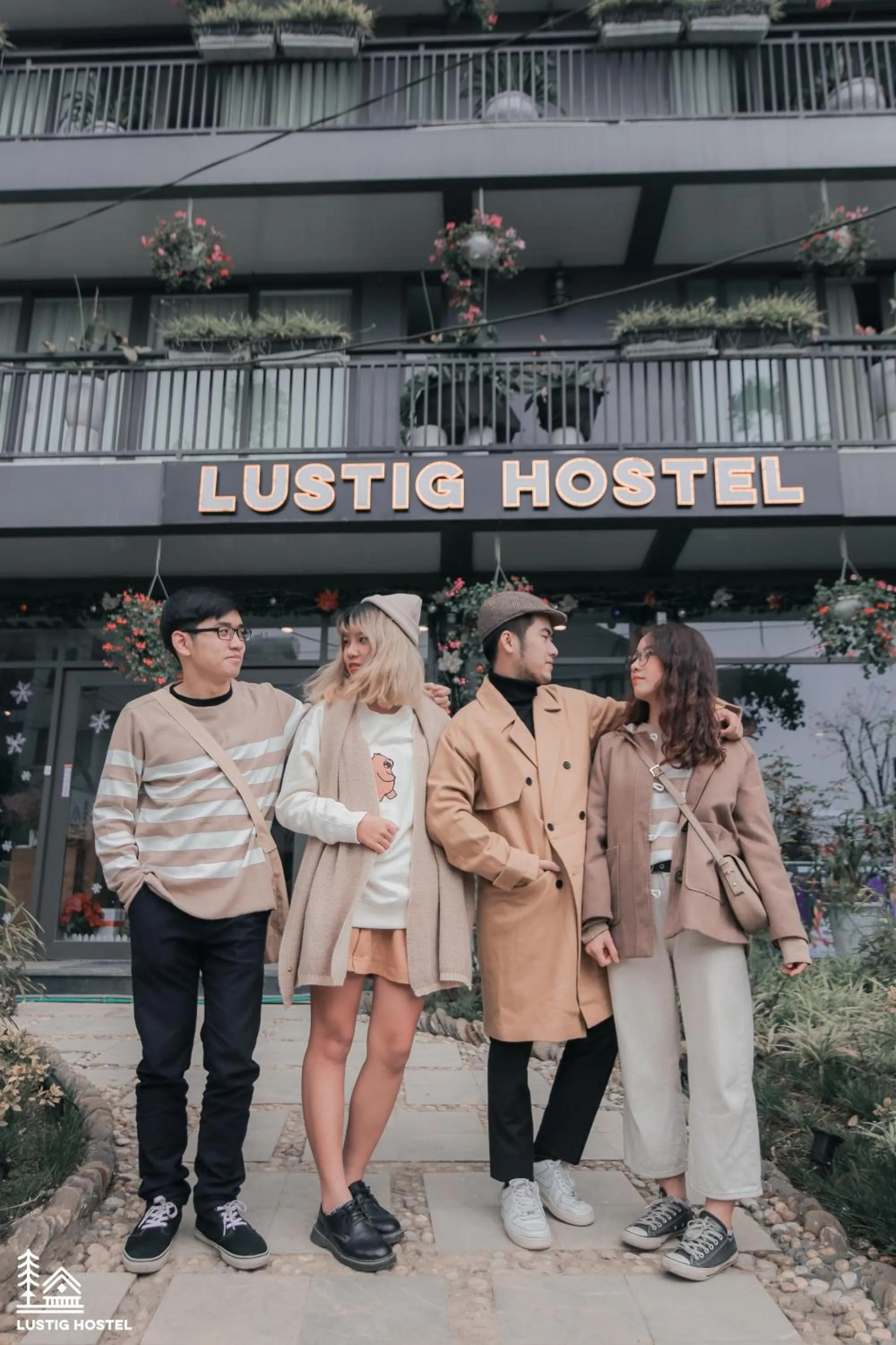 Facade/entrance in Lustig Hostel