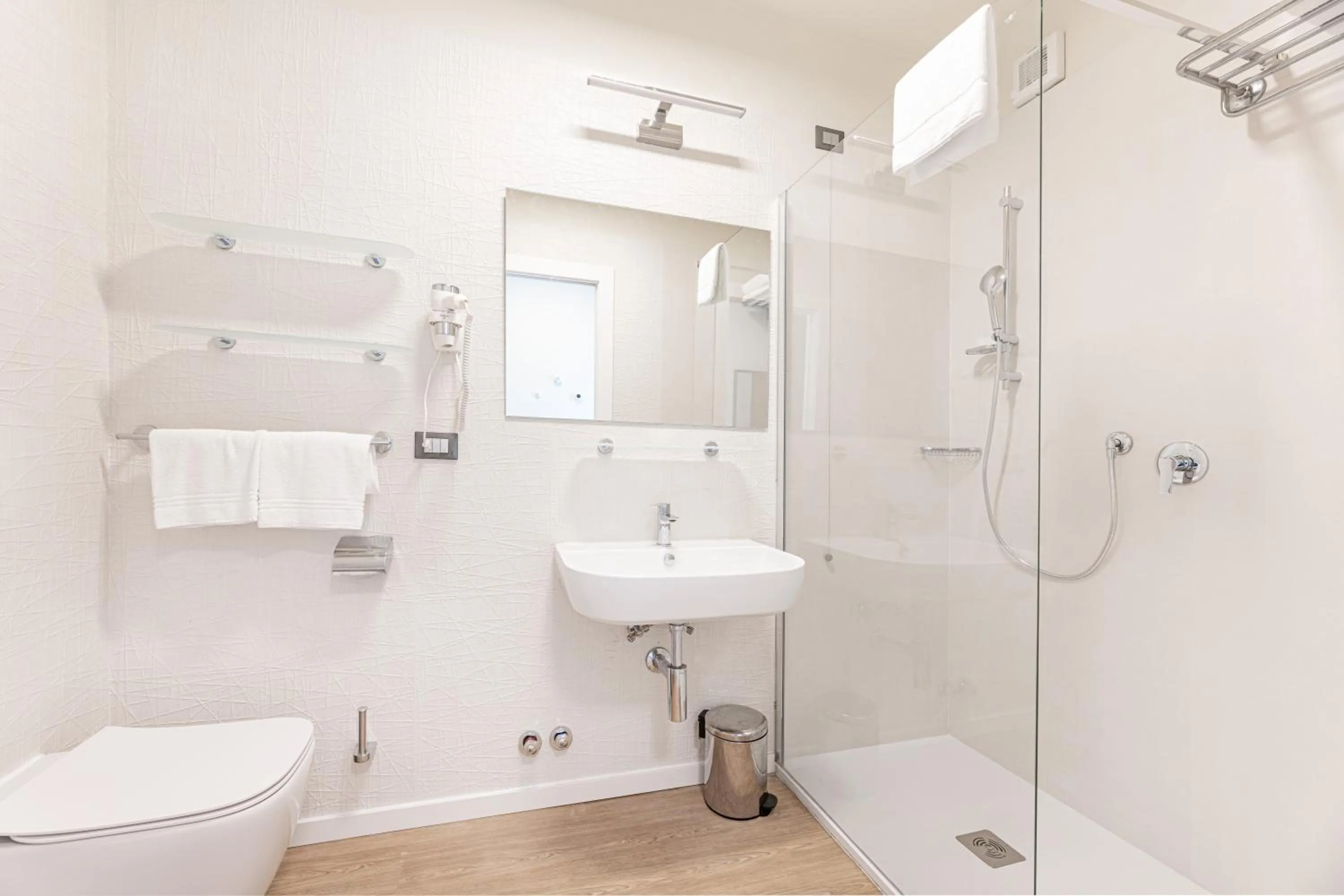 Shower in Hotel Baia Imperiale