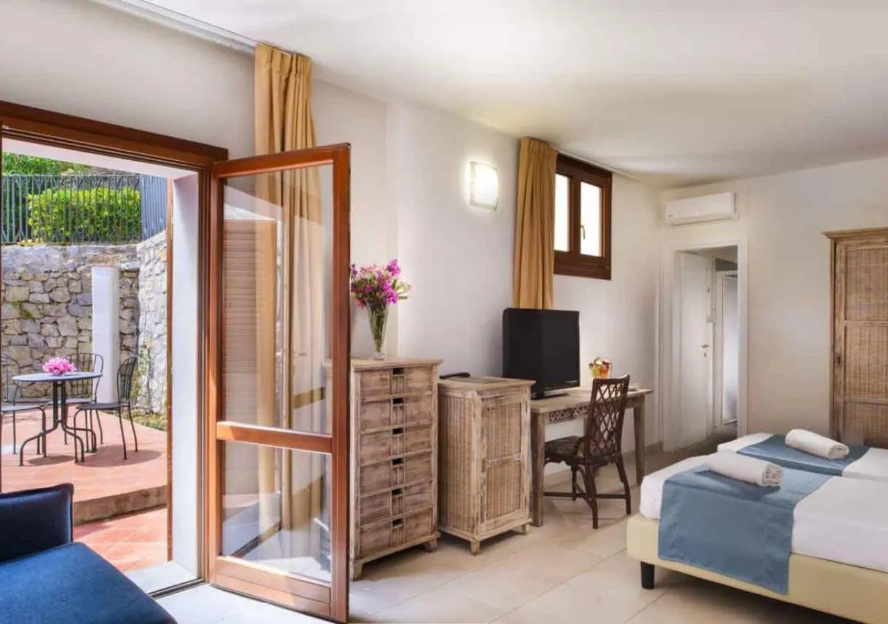 Bed in Hotel Baia Imperiale