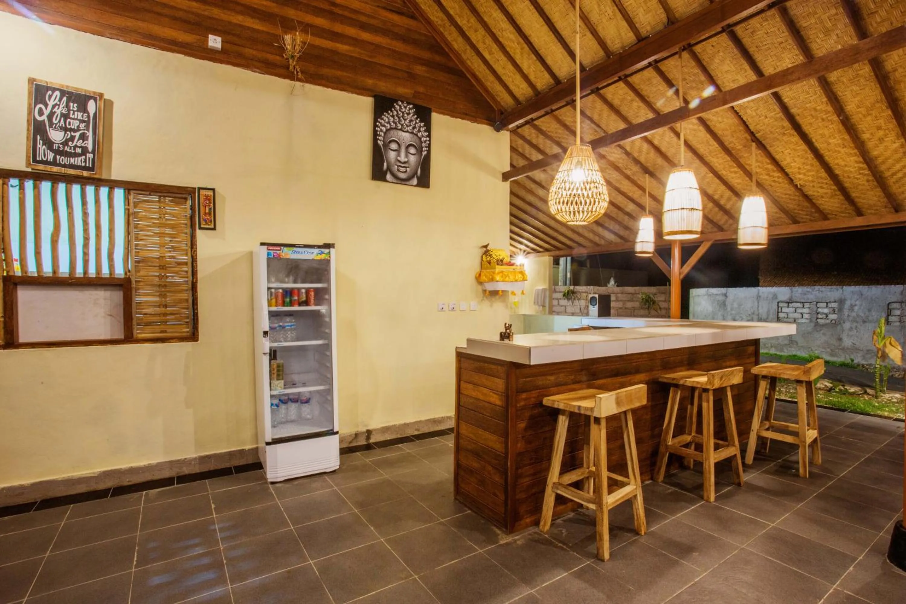 Restaurant/places to eat in D'Coin Lembongan
