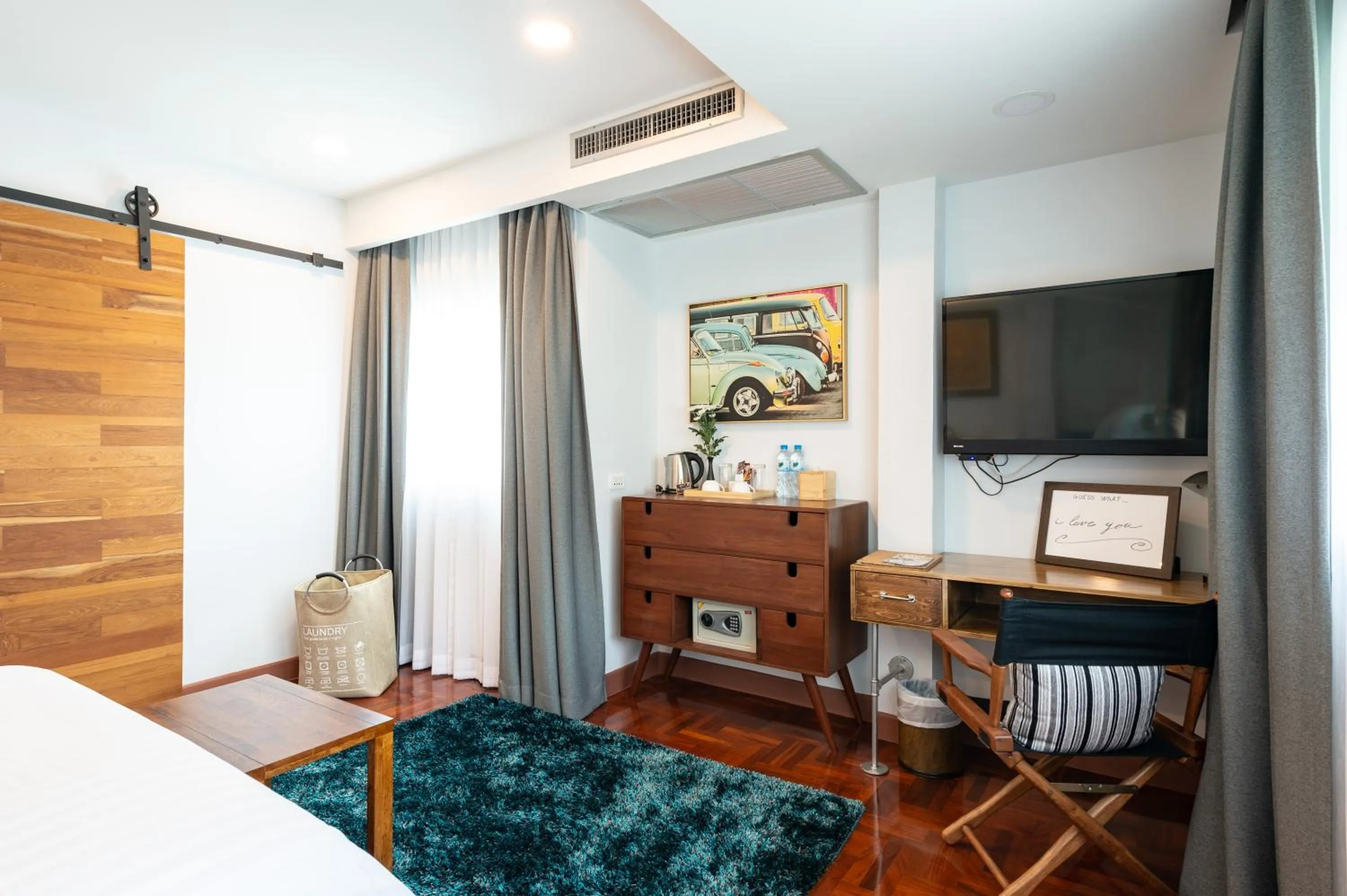 TV and multimedia, Bed in Maneeya Park Residence