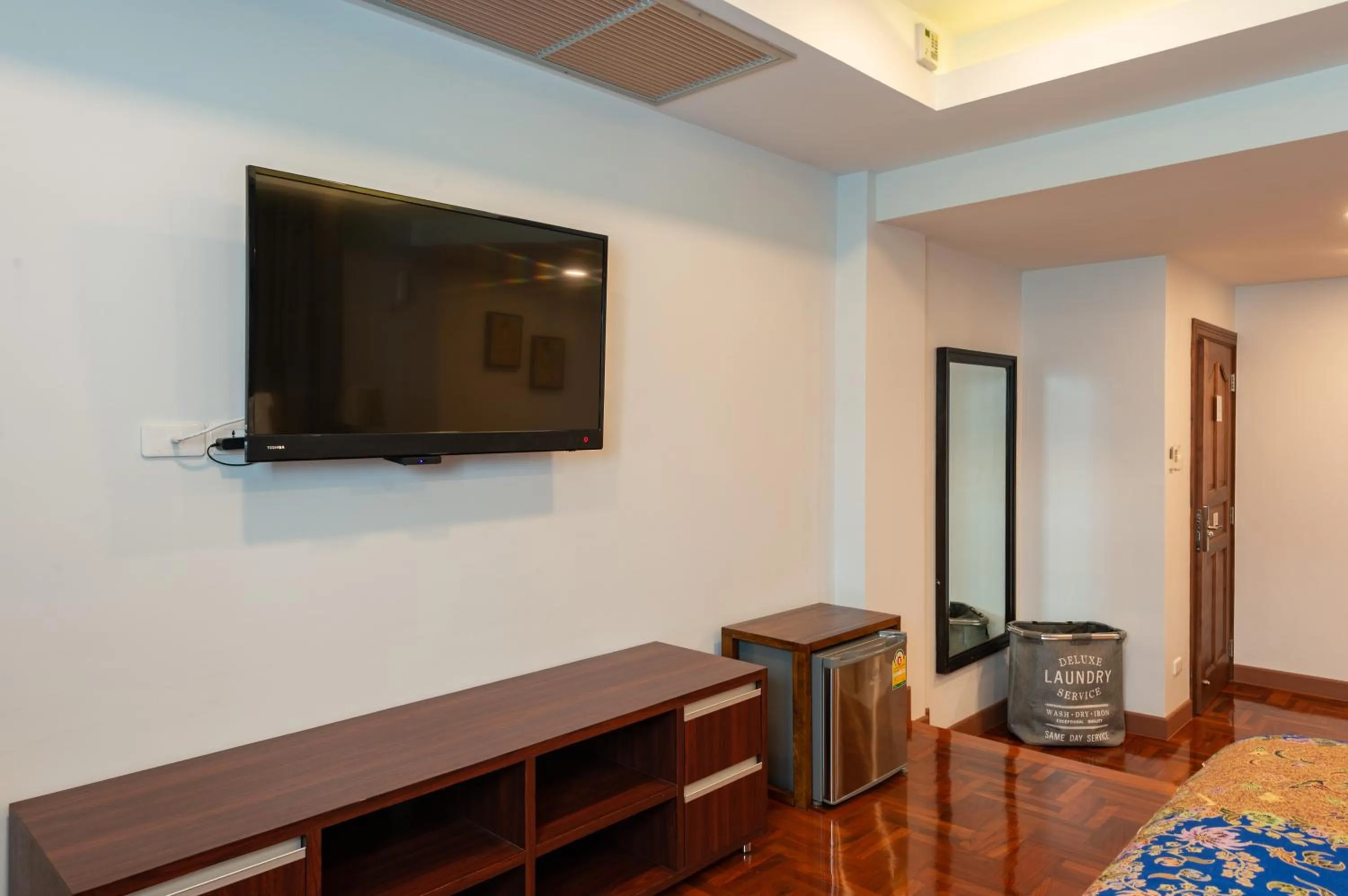 TV and multimedia in Maneeya Park Residence