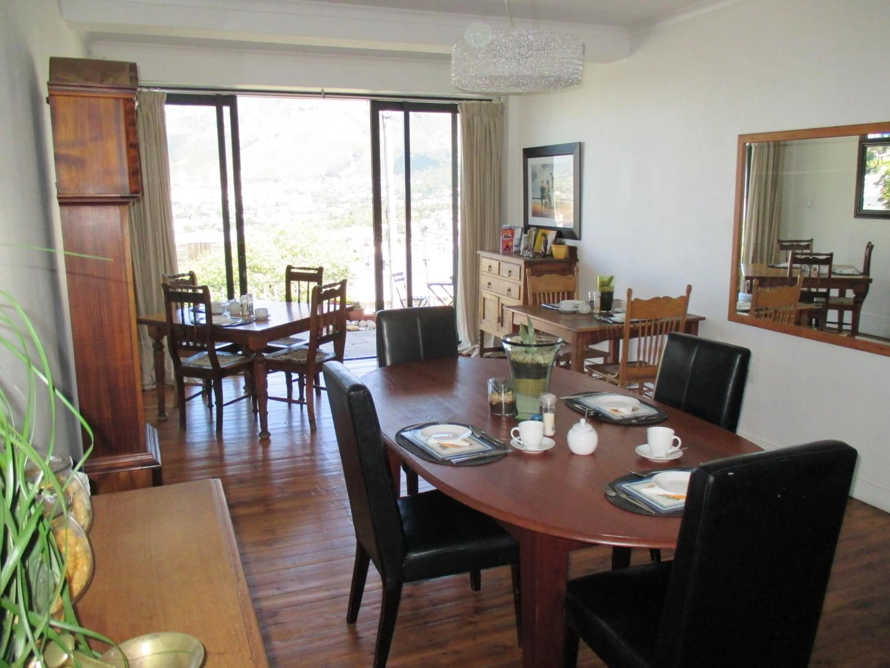 Restaurant/places to eat in Radium Hall Guest House