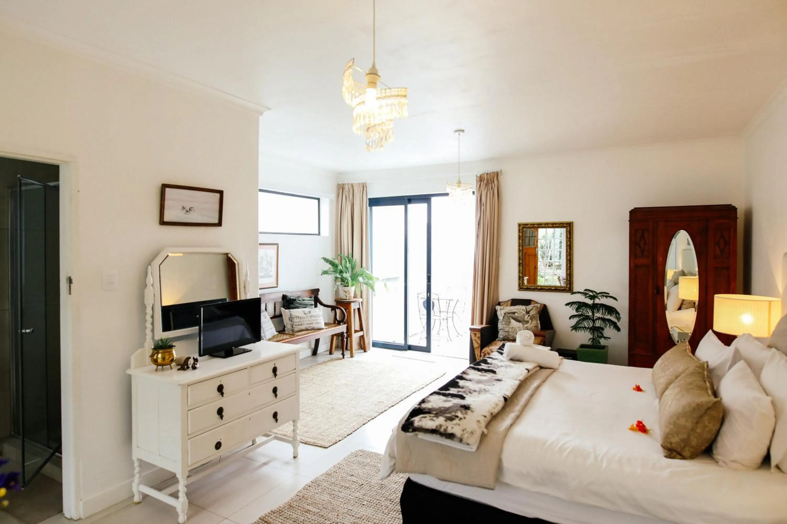 Photo of the whole room, Bed in Radium Hall Guest House