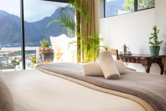 Bed in Radium Hall Guest House