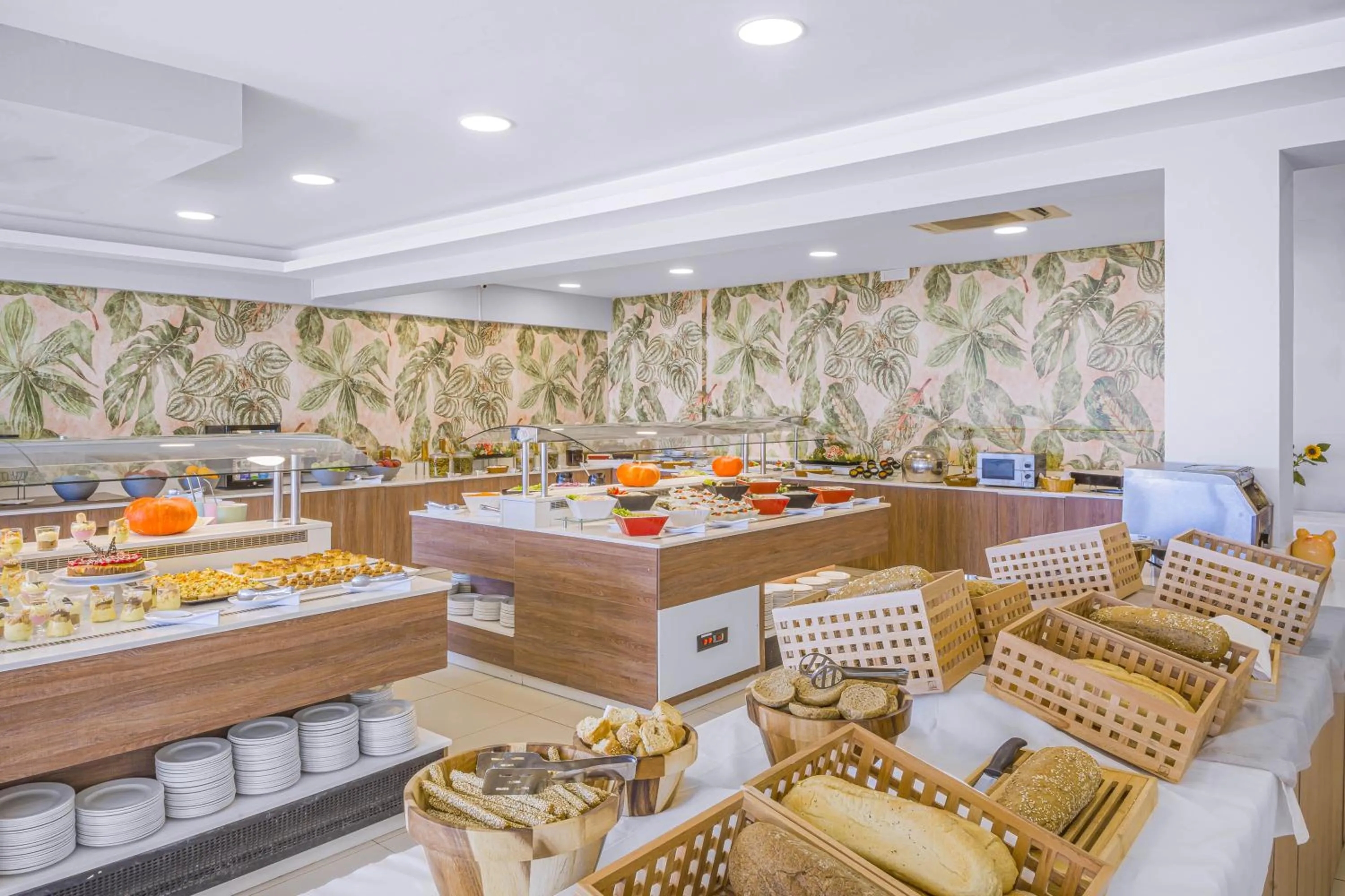 Restaurant/places to eat in Panorama Village Hotel