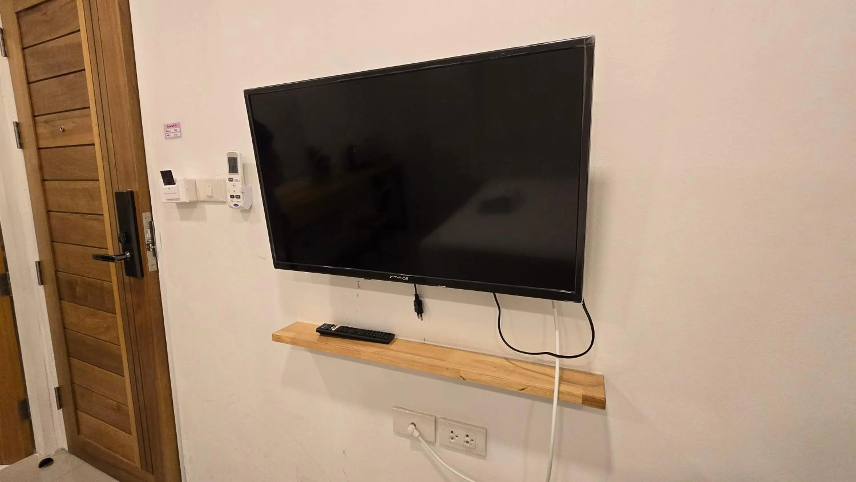 TV and multimedia in Sleepstation at Pratunam