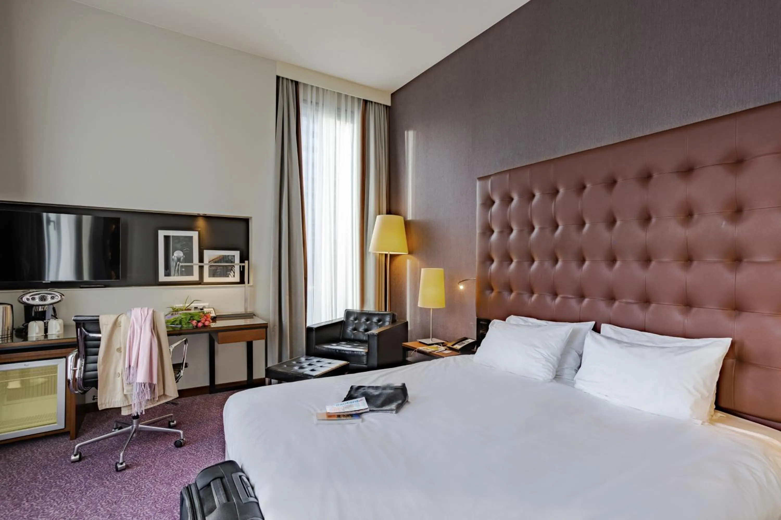 Photo of the whole room, Bed in Crowne Plaza Amsterdam - South by IHG