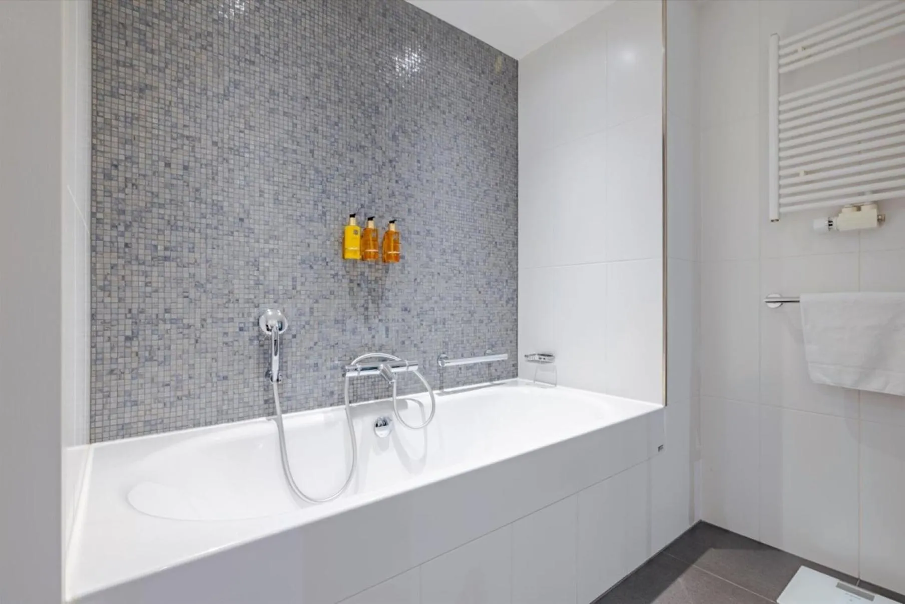 Photo of the whole room in Crowne Plaza Amsterdam - South by IHG