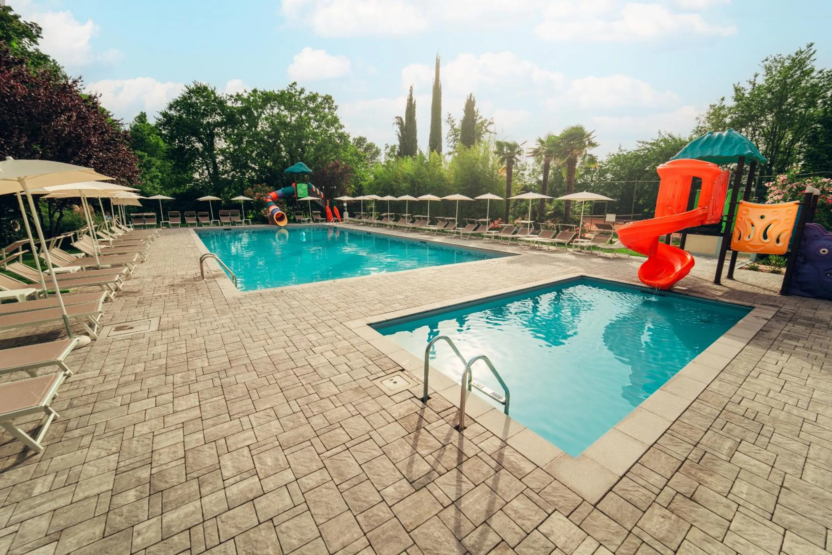 Swimming pool in Park Residence Il Gabbiano