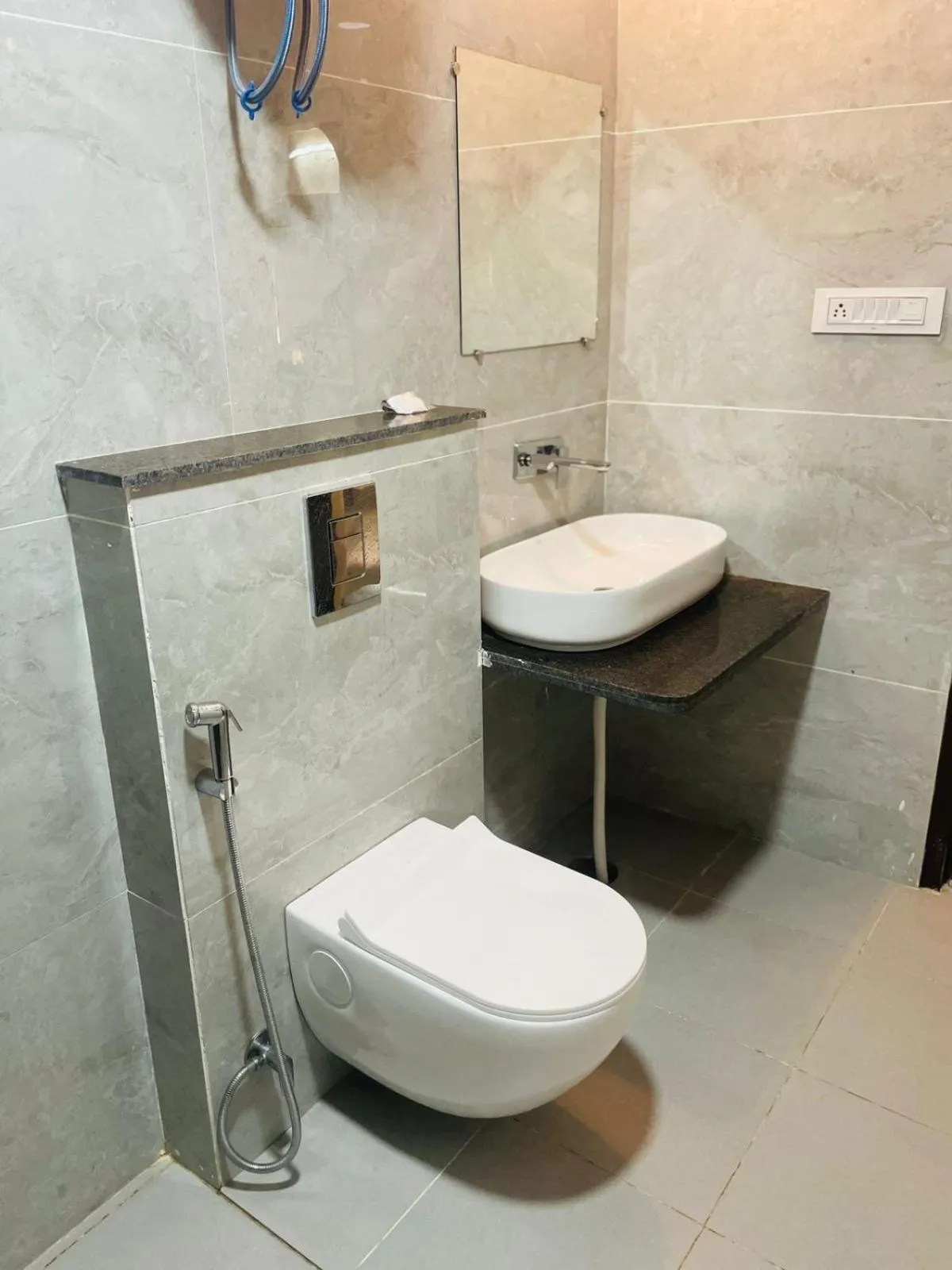 Shower in Sajjan Bagh Resort