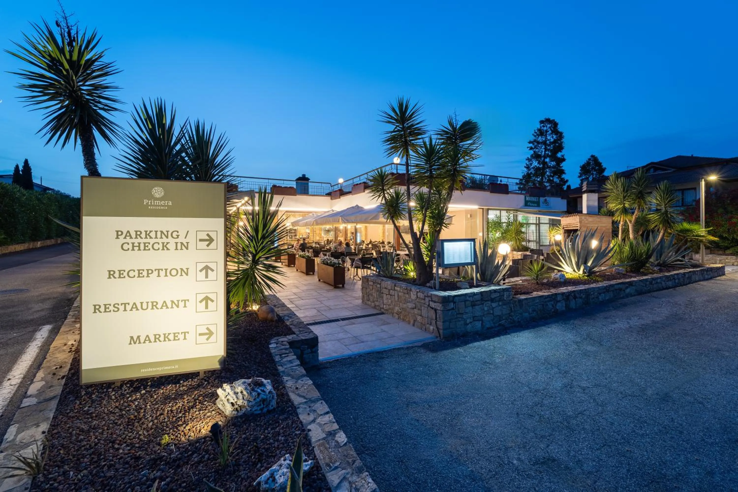 Restaurant/places to eat in Residence Primera