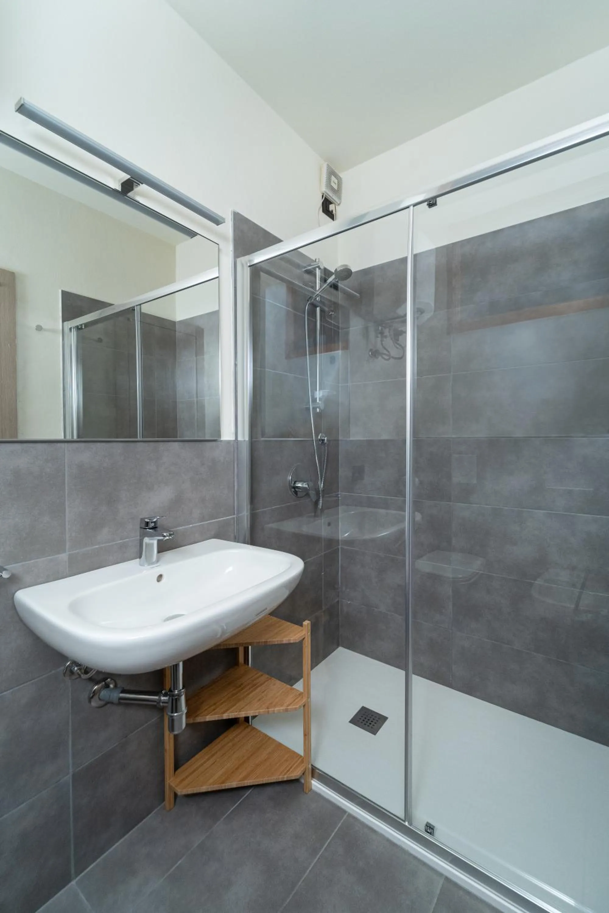 Shower in Residence Primera