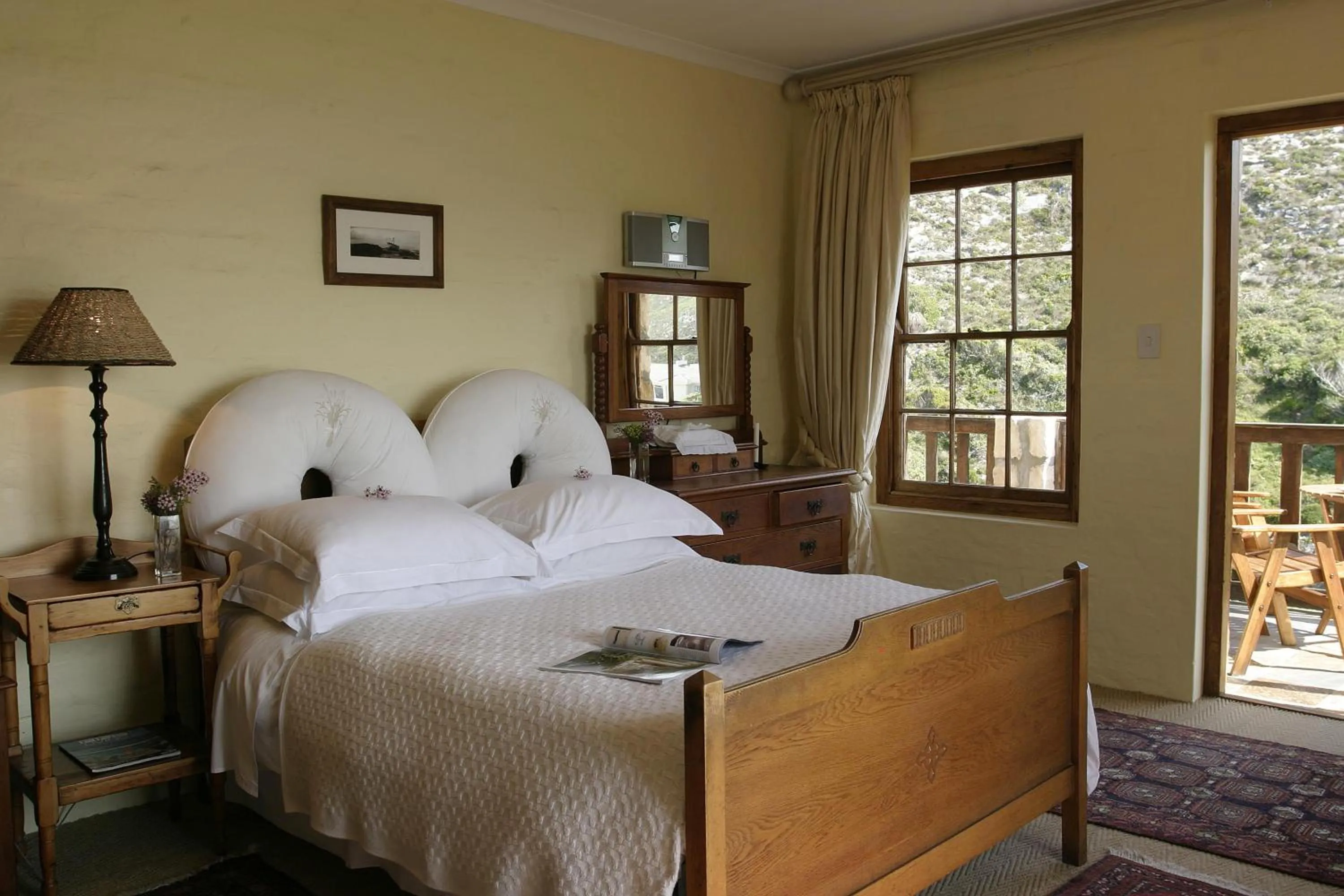 Photo of the whole room, Bed in Agulhas Country Lodge