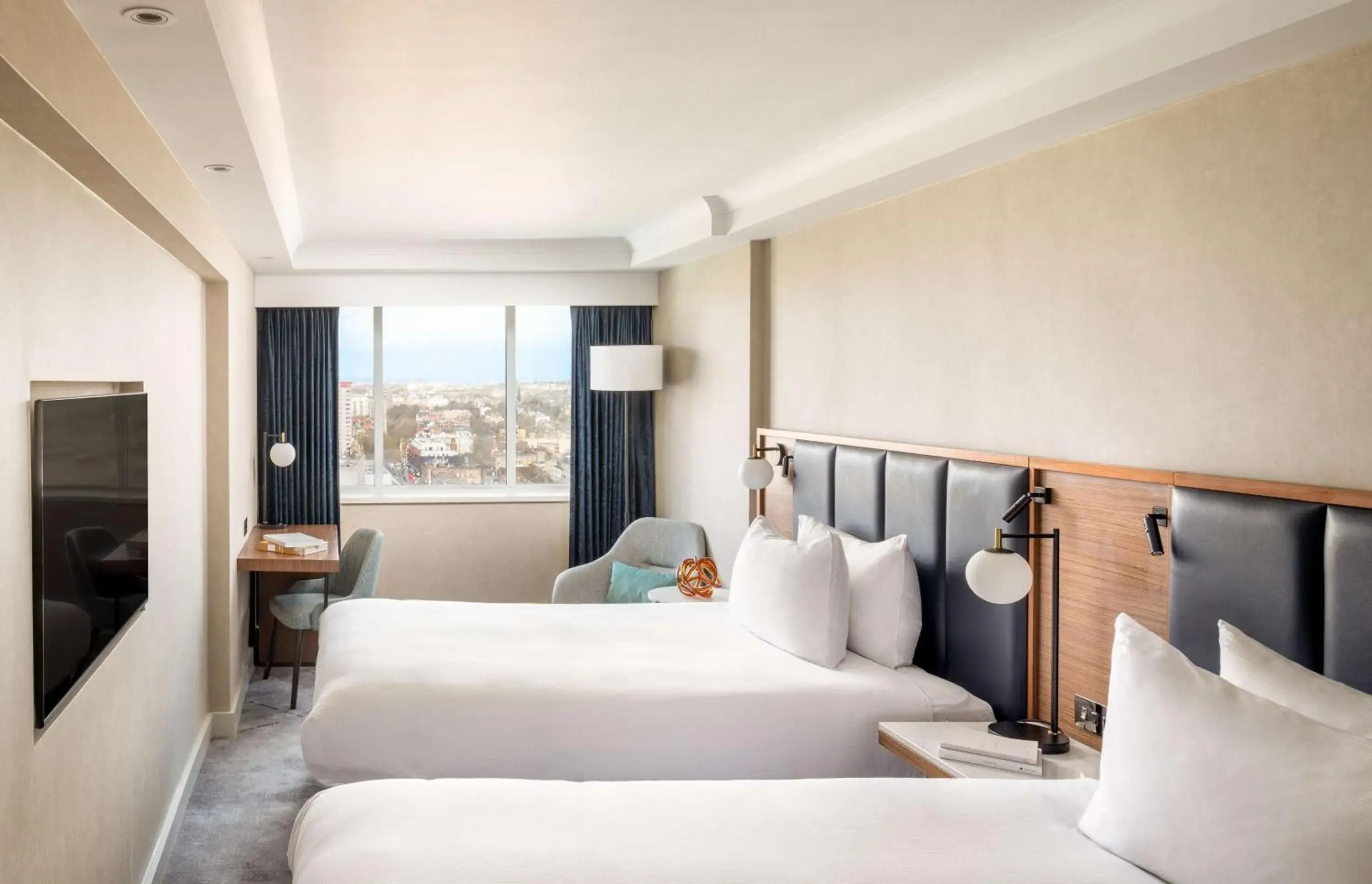 Twin Room in Hilton London Metropole Twin Room in Hilton London Metropole