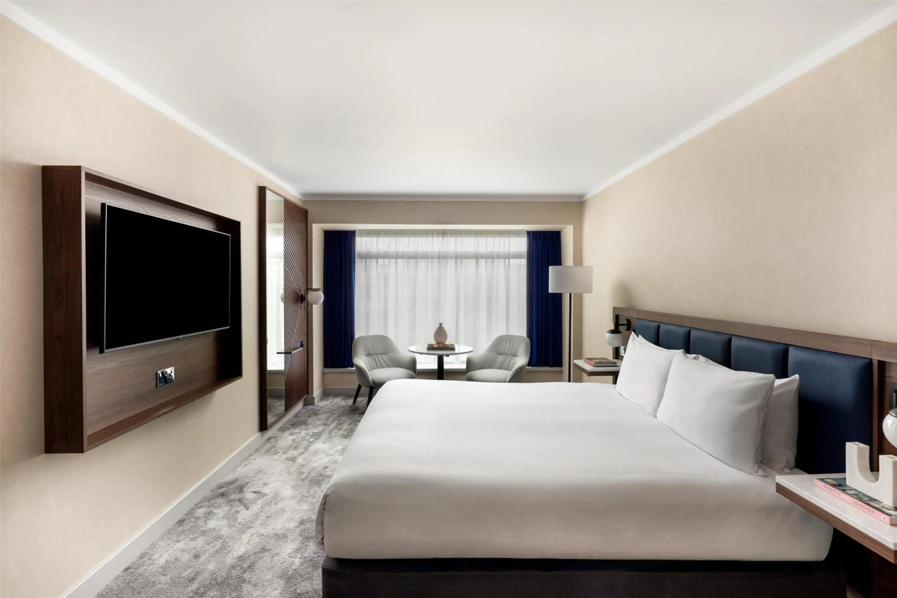 Bed in Hilton London Metropole