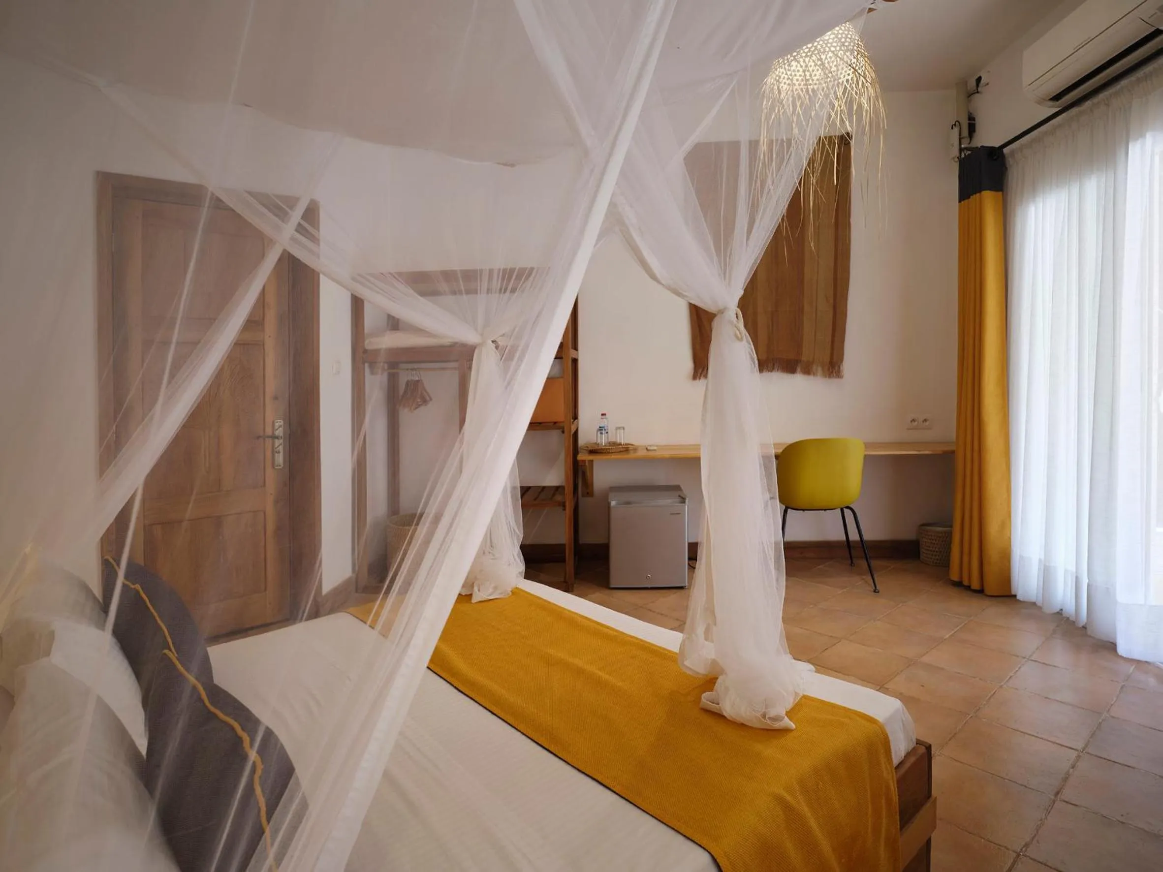 Photo of the whole room, Bed in Antsanitia Resort