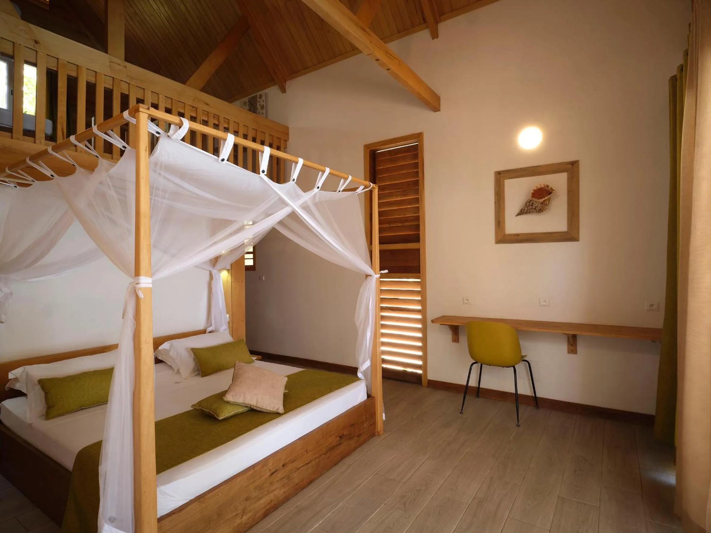 Photo of the whole room, Bed in Antsanitia Resort