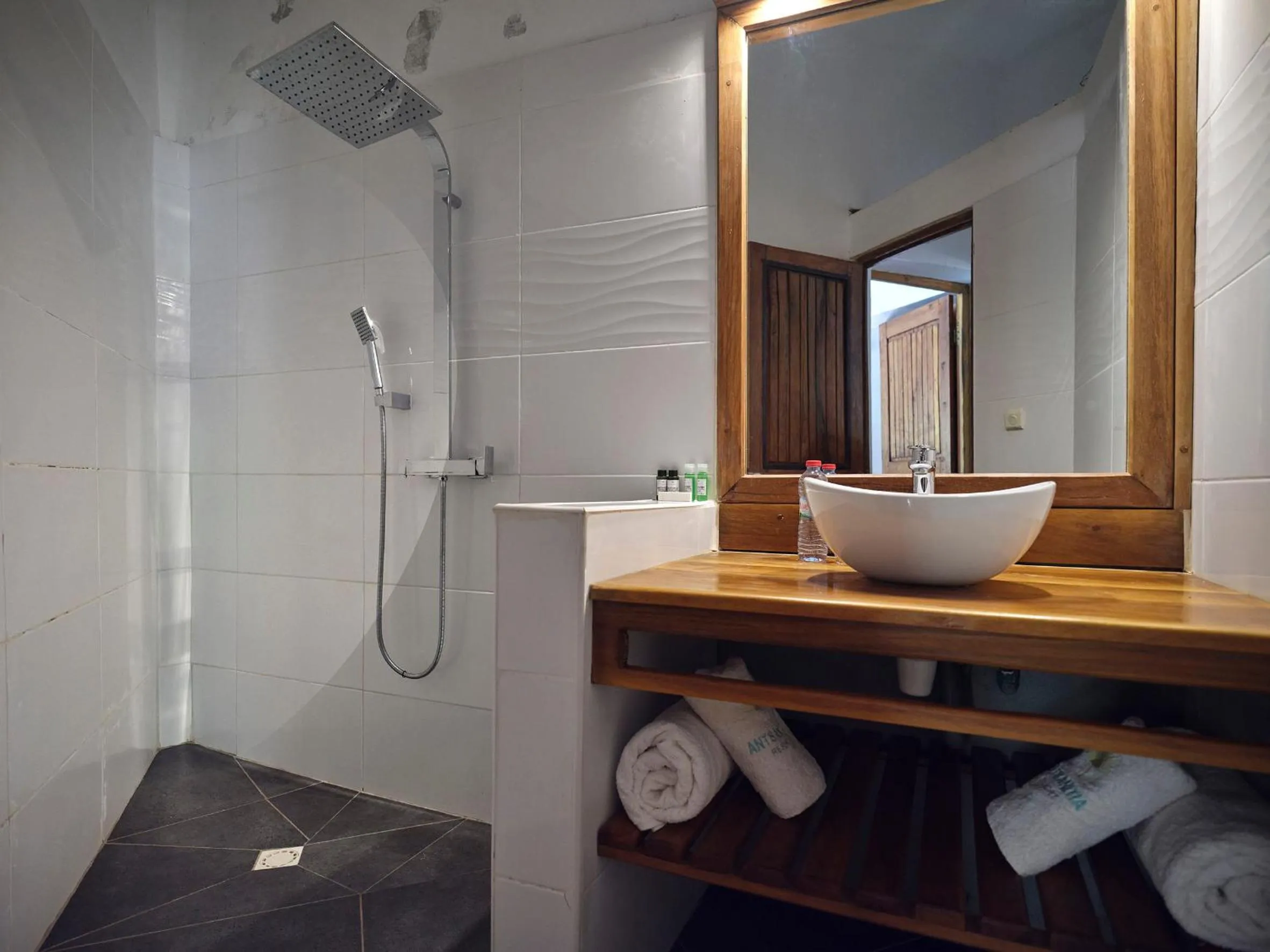 Bathroom in Antsanitia Resort